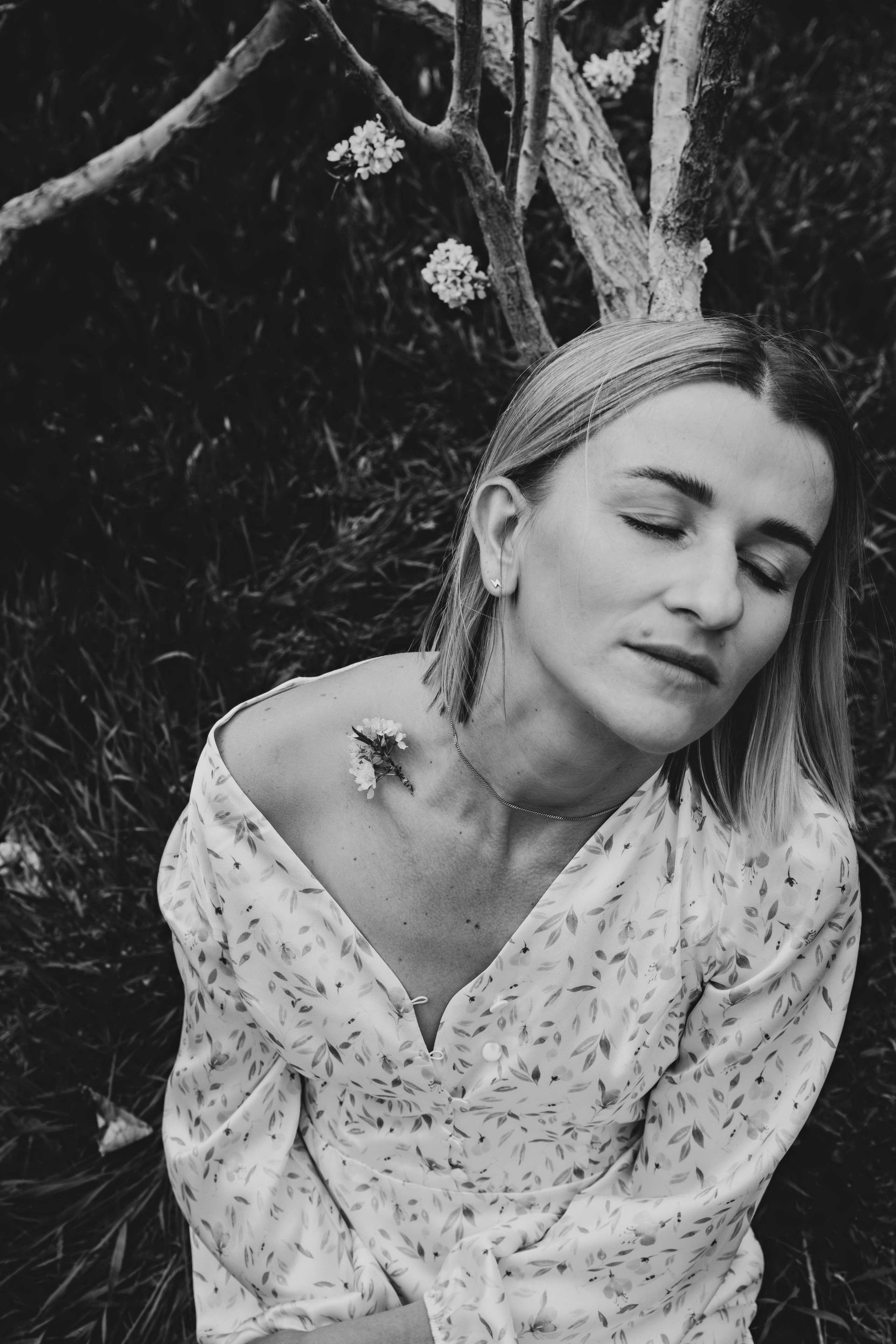 Портретная фотосессия в цветущем саду. Арт-фотограф. Фотосъемка, авторские принты для интерьера