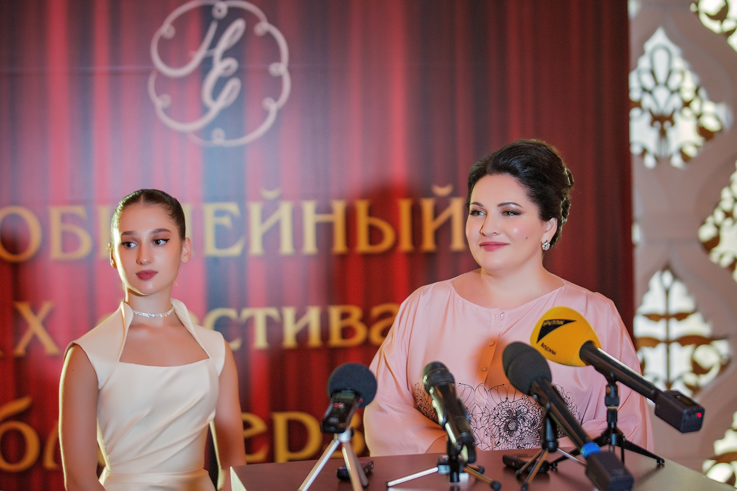 «Хибла Герзмава приглашает…». Свадебный и семейный фотограф в Абхазии Эля Цишба