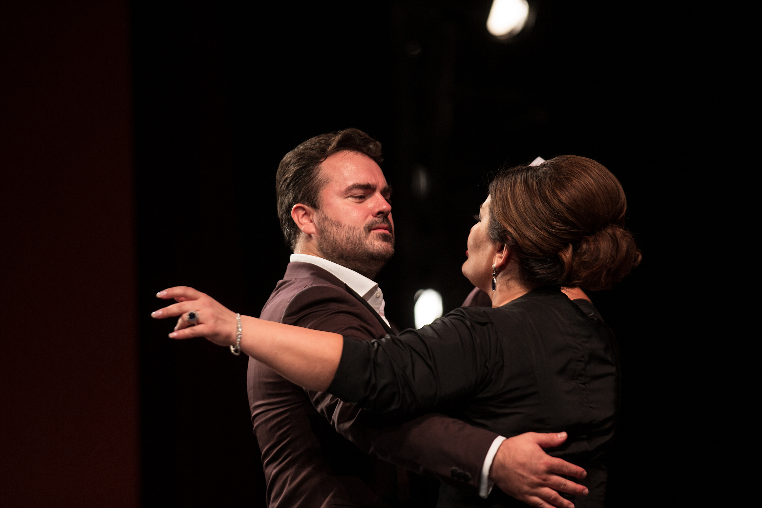 «Хибла Герзмава приглашает…». Свадебный и семейный фотограф в Абхазии Эля Цишба