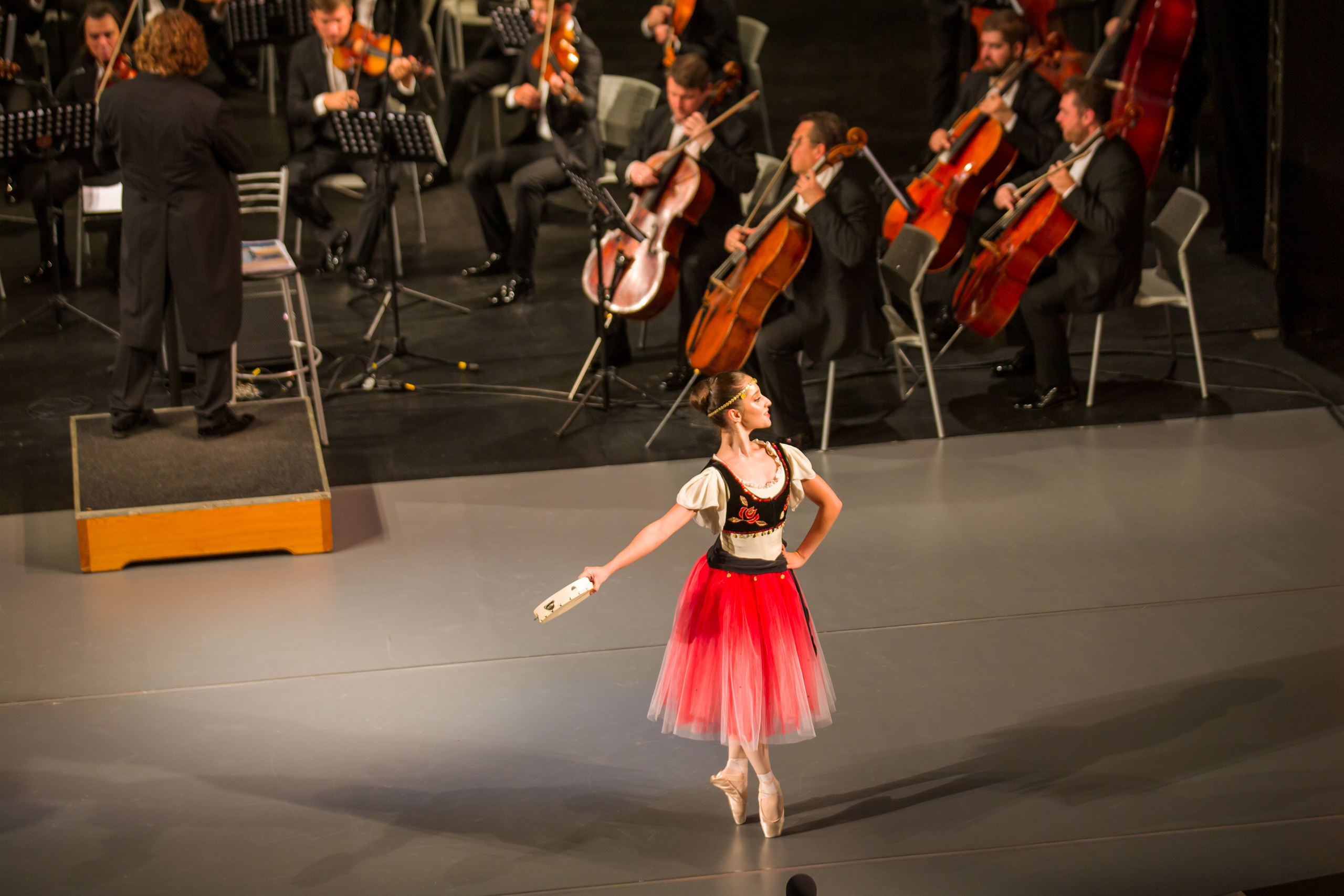 «Хибла Герзмава приглашает…». Свадебный и семейный фотограф в Абхазии Эля Цишба