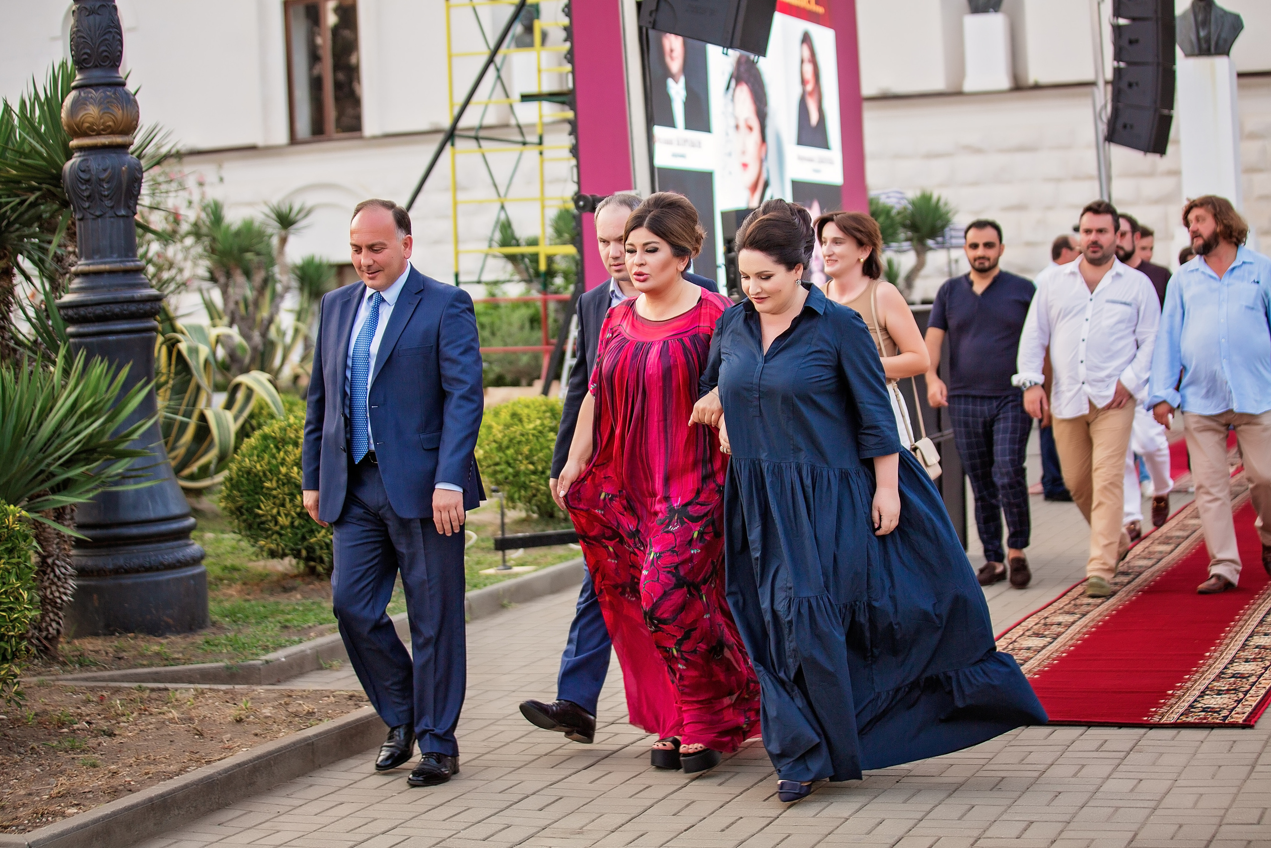 «Хибла Герзмава приглашает…». Свадебный и семейный фотограф в Абхазии Эля Цишба