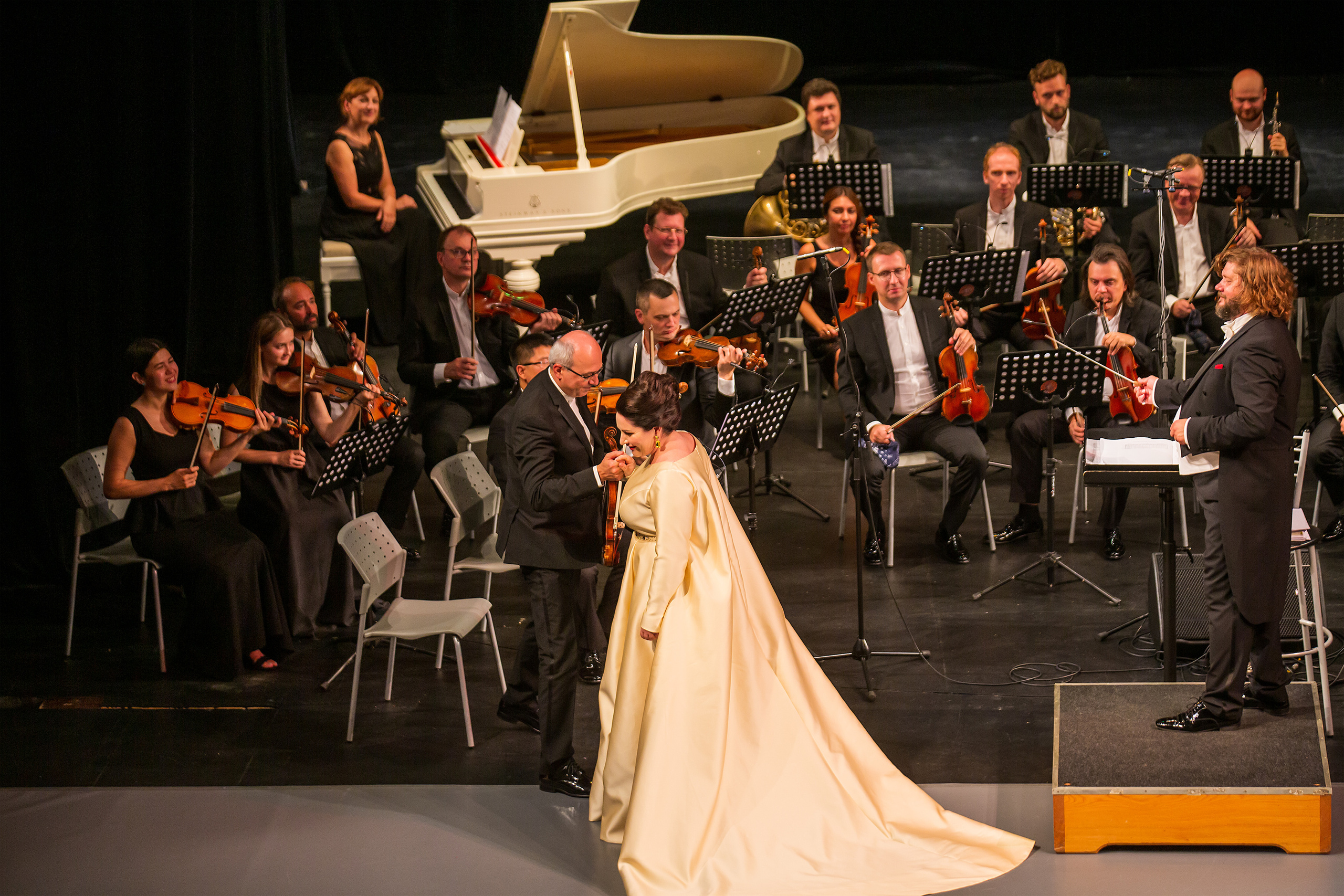 «Хибла Герзмава приглашает…». Свадебный и семейный фотограф в Абхазии Эля Цишба