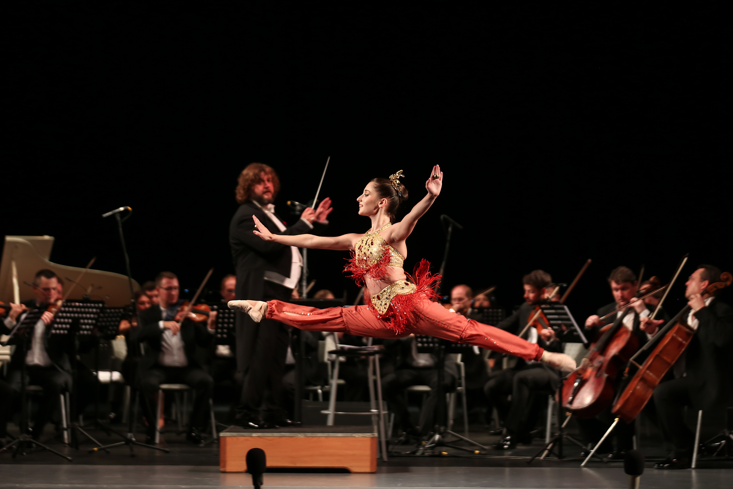 «Хибла Герзмава приглашает…». Свадебный и семейный фотограф в Абхазии Эля Цишба