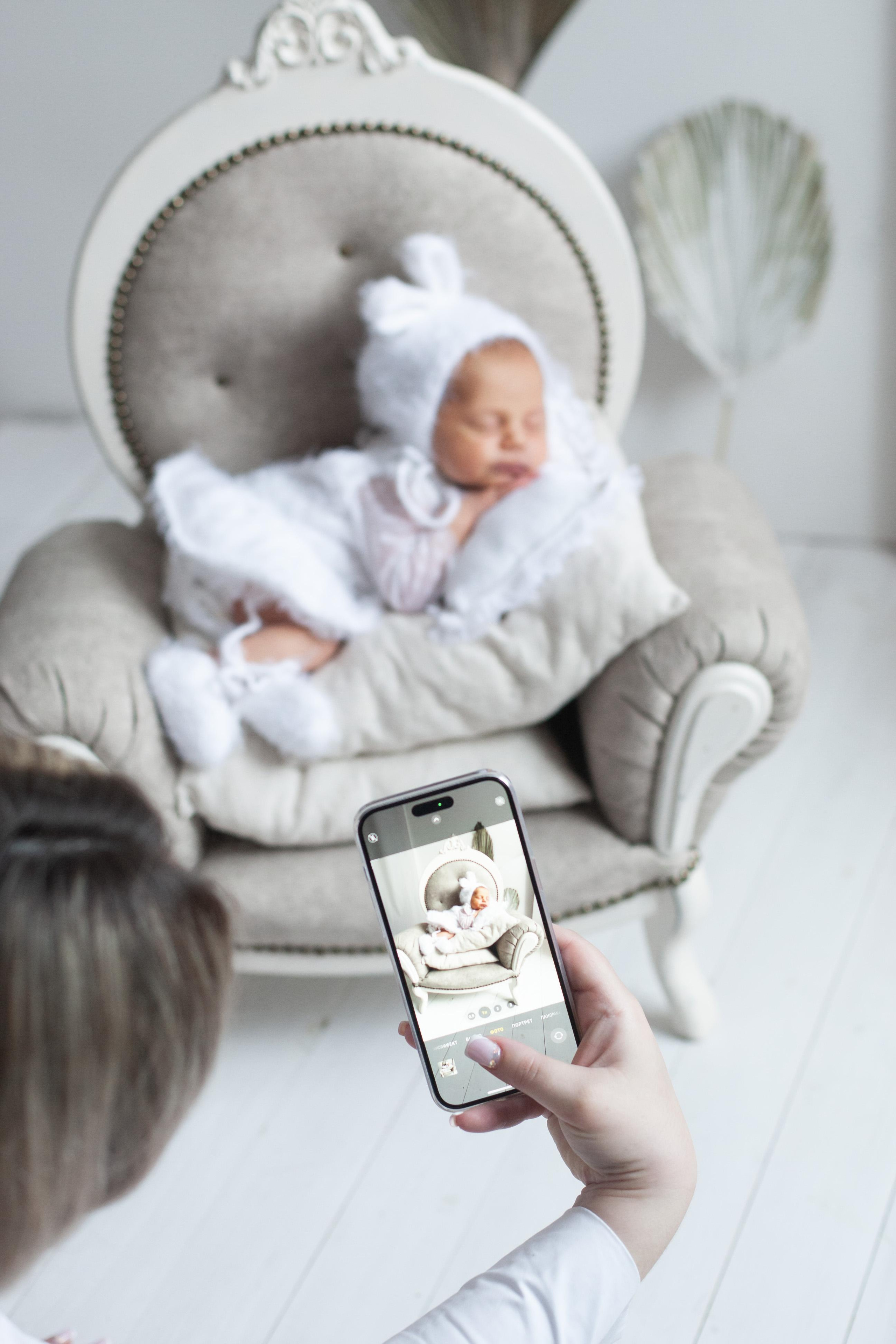 Добро пожаловать в сказочный мир фотографий новорожденных!Прямо сейчас Вы откроете для себя трогательную коллекцию художественной ньюборн фотографии, которая коснется Вашего сердца и откликнется улыбкой на лице.