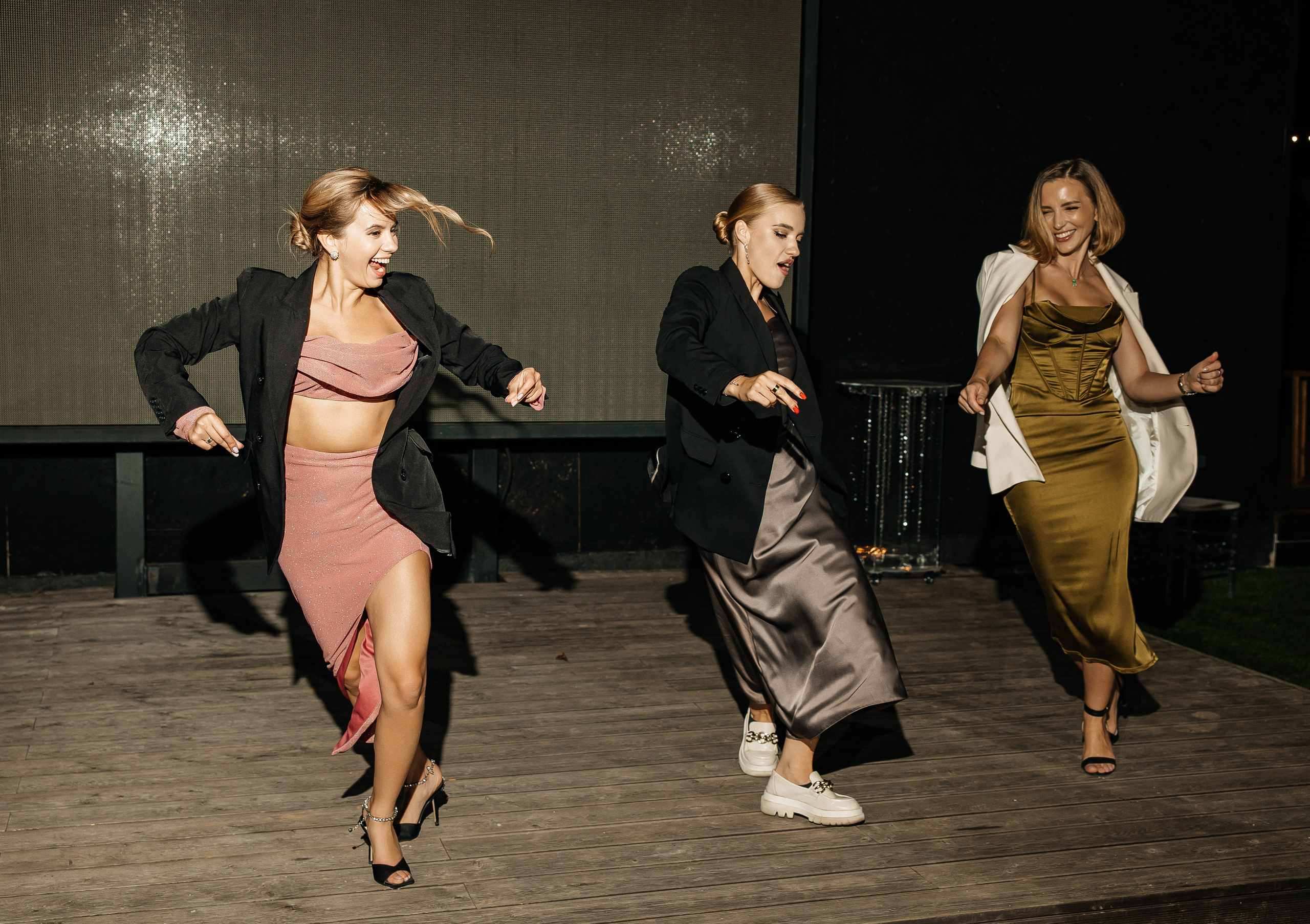 Свадьба на открытом воздухе. Свадебный и семейный фотограф в Москве Олеся Подколзина