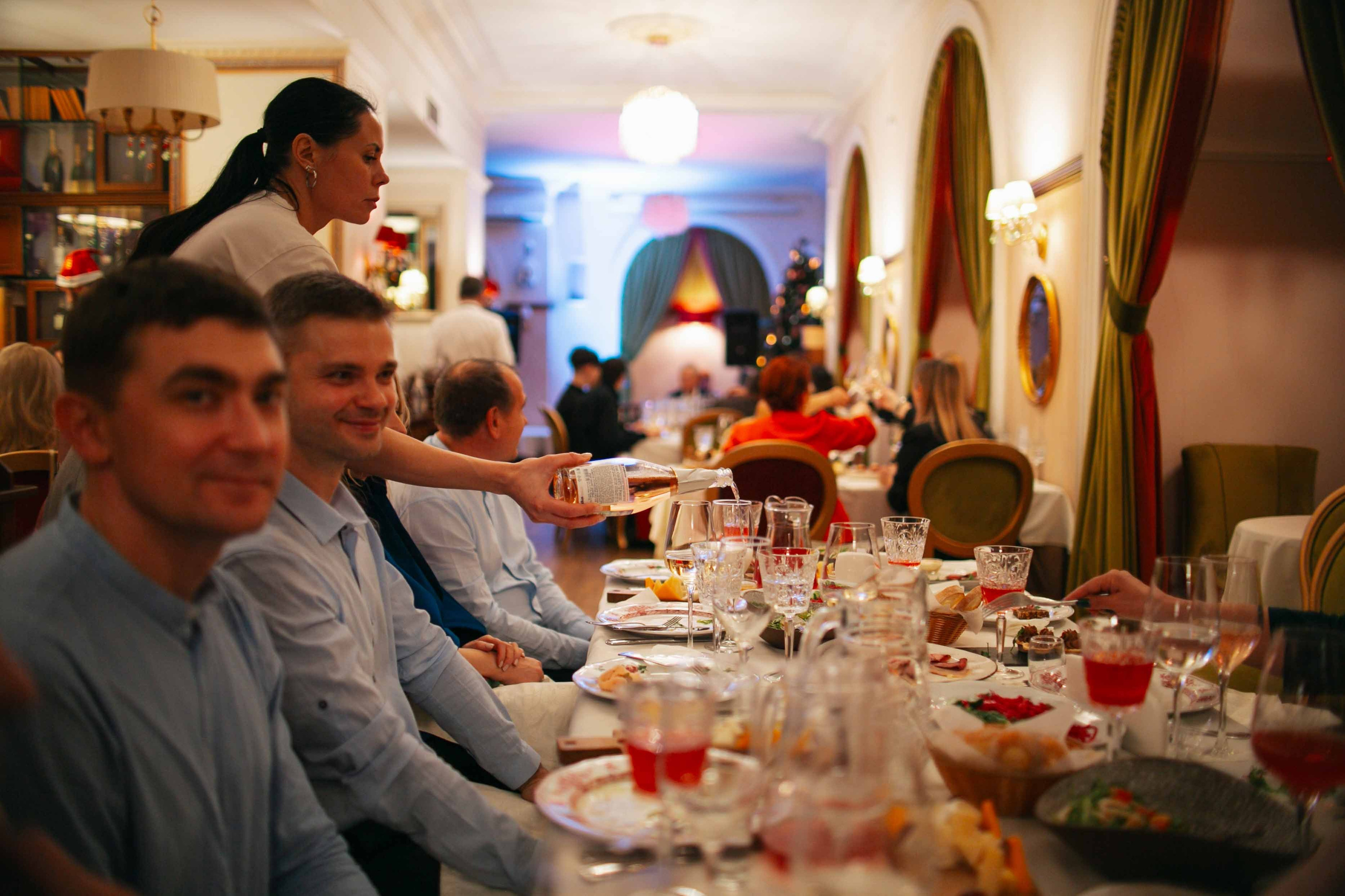 Вечер в «Дежавю». Ваш репортажный фотограф Артемий Антонов