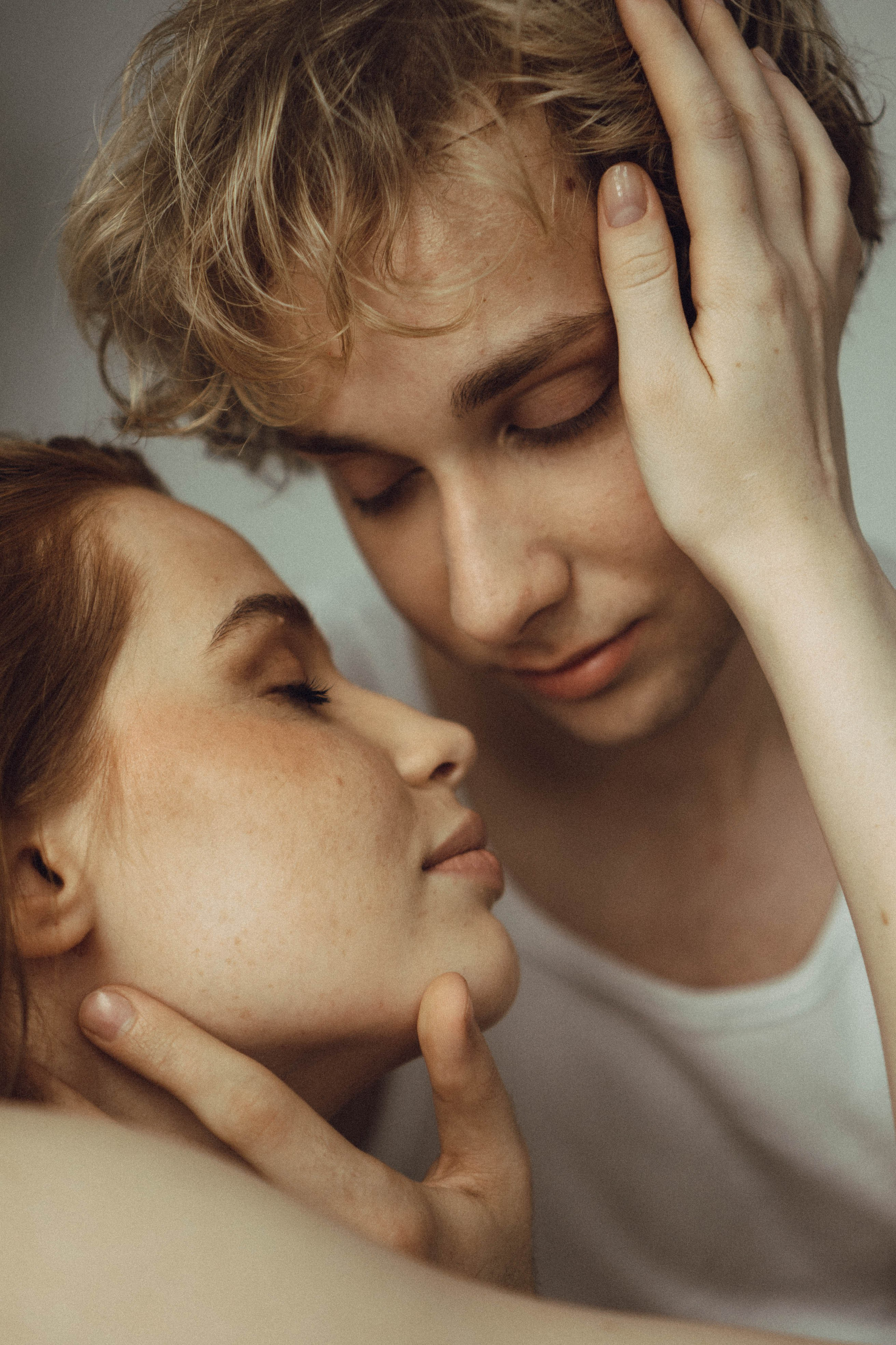 СВАДЕБНАЯ СЬЕМКА В ОТЕЛЕ. СБОРЫ ЖЕНИХА И НЕВЕСТЫ И ТАКЖЕ ТОР И ПОДГОТОВКА К ПРОГУЛКЕ. Профессиональный фотограф, Санкт-Петербург — Виктория Богомолова