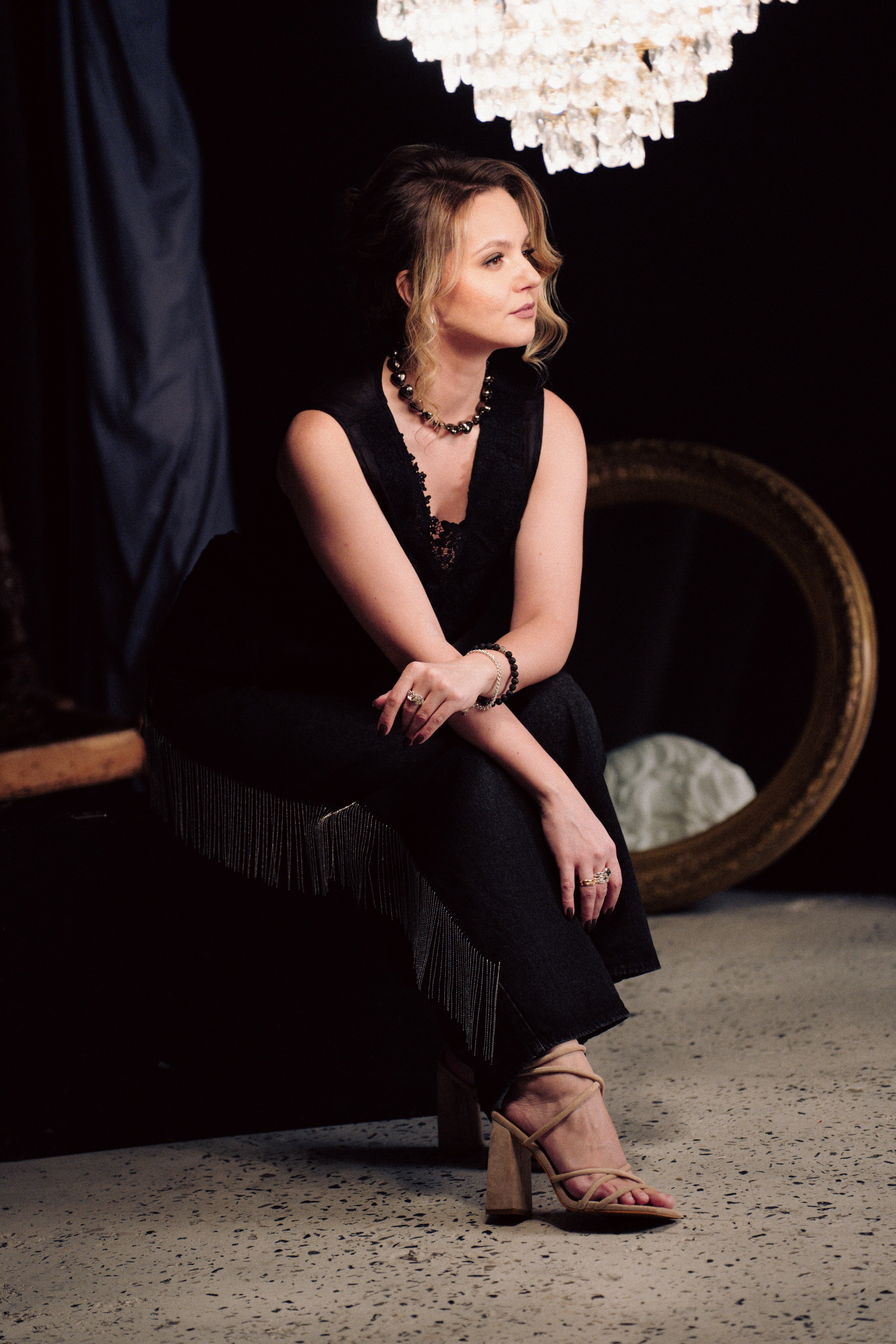 НОВОГОДНЯЯ ФОТОСЕСИИЯ В СТУДИИ ДЛЯ ДЕВУШКИ И ПРОГУЛКА ПО ЧЕРНЫШЕВСКОЙ. Профессиональный фотограф, Санкт-Петербург — Виктория Богомолова