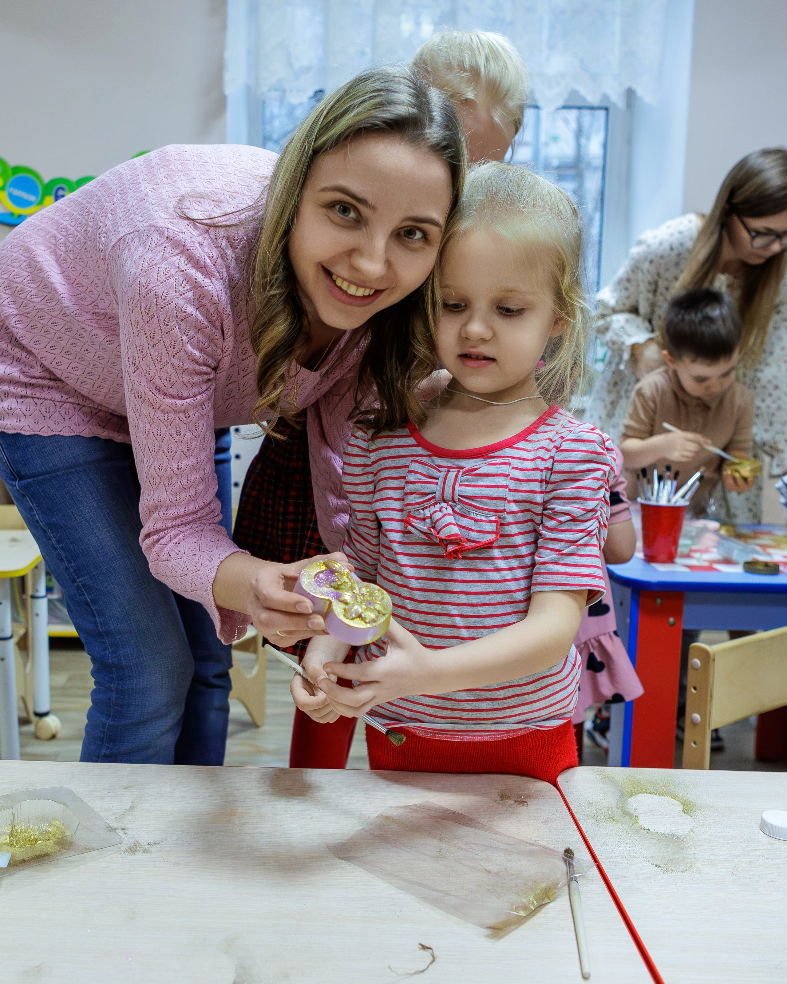МК к 8 марта. Выпускные альбомы и школьный фотограф в Подольске, Троицке, Щербинке, Москве и Московской области