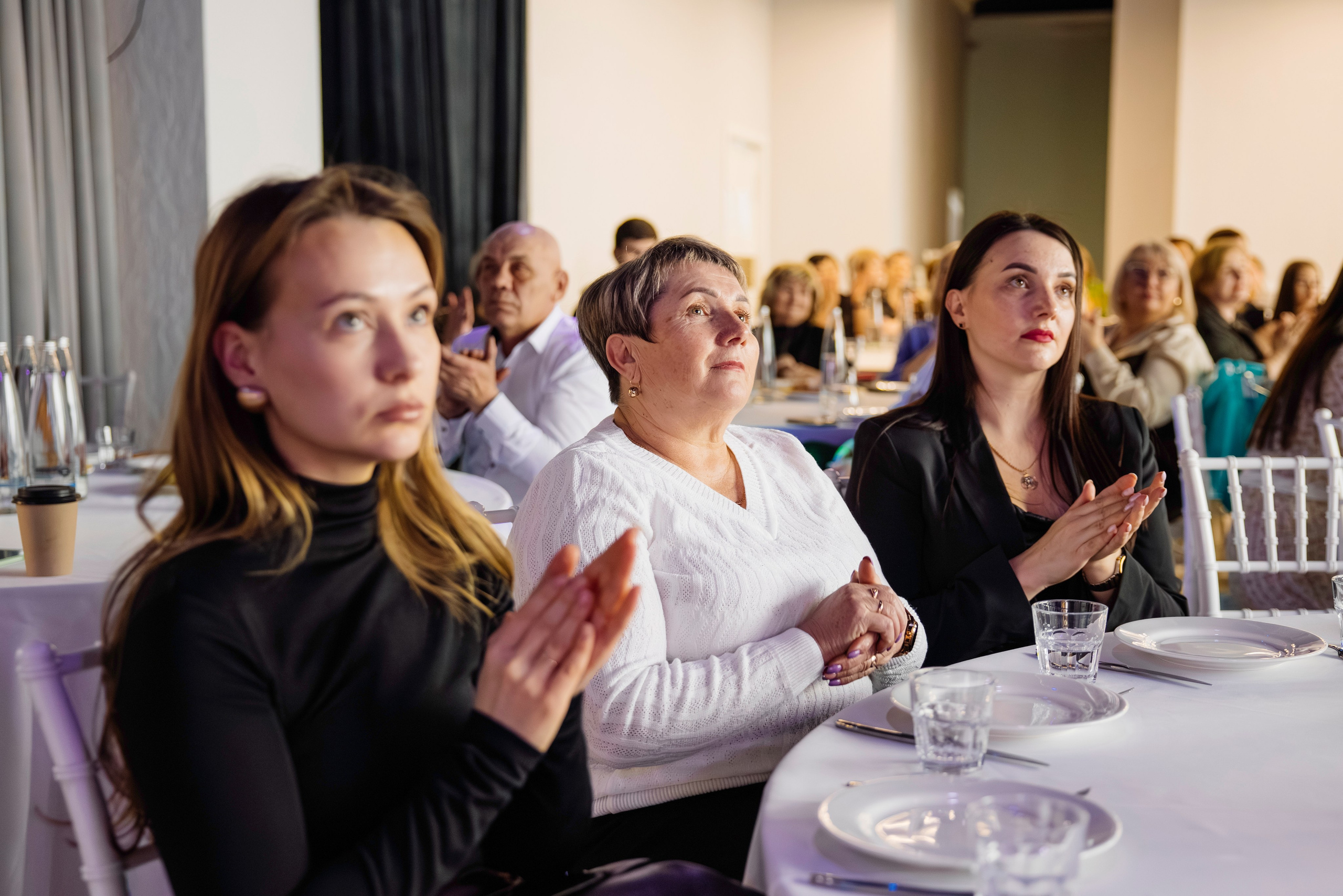 Империя Изобилия — выступления спикеров для предпринимателей. Свадебный фотограф в Иркутске Бобылев Никита