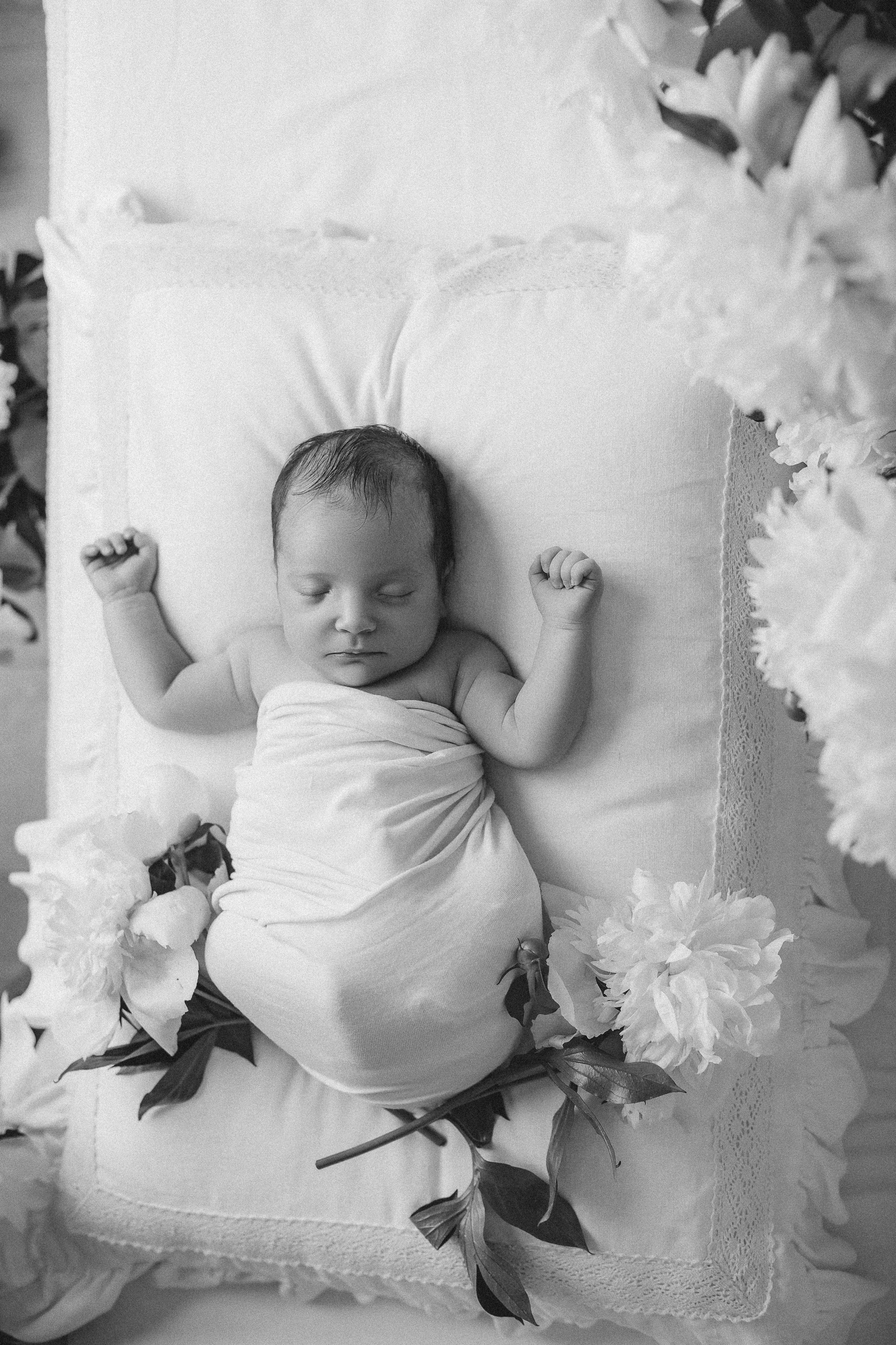 ЧБ и МАКРО-КАДРЫ. Детский, семейный и фотограф новорождённых в Ярославле Анна Салова