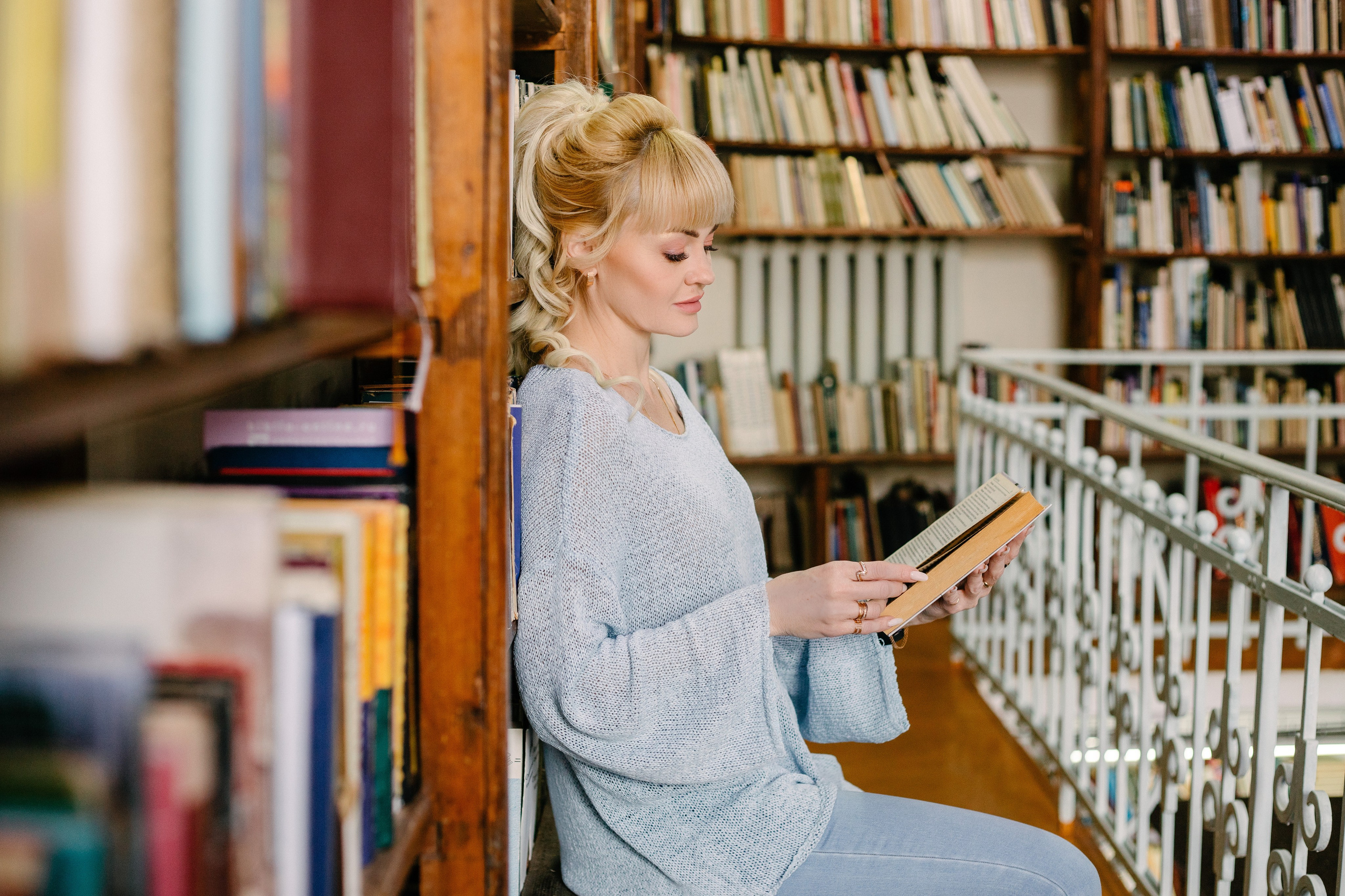 В библиотеке только шёпотом. Нечехова Виктория