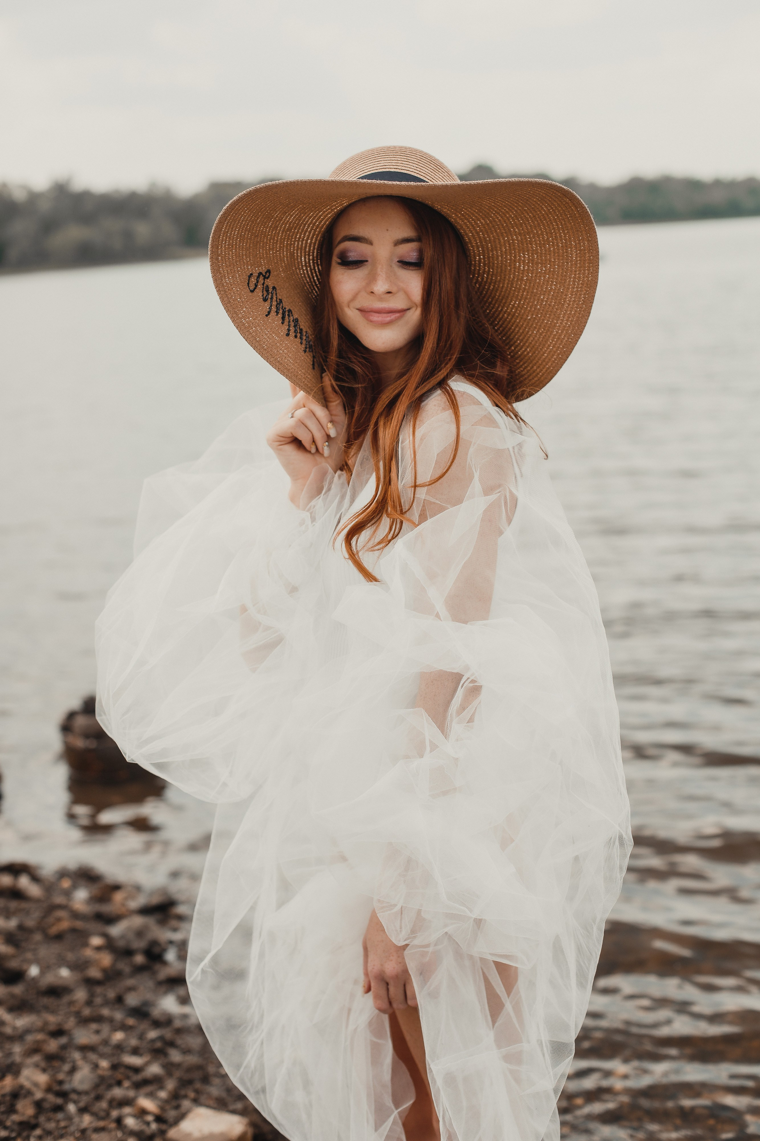 Не классическая на берегу. Креативный и женский Фотограф Омске Наталья Лебедева