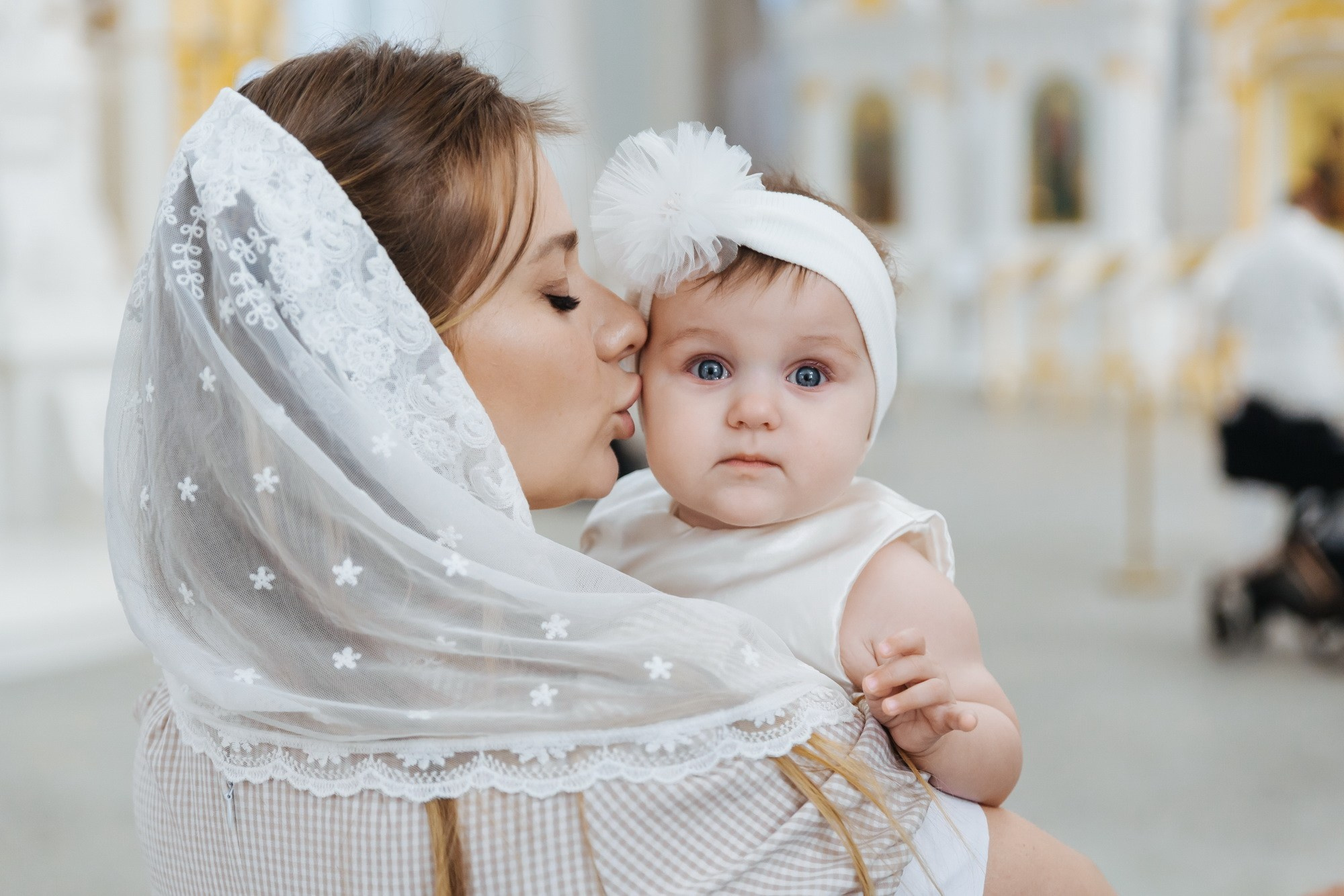 Смольный собор крещение сколько стоит, где провести крещение спб, душевный батюшка смольный собор, цена крестин, где покреститься взрослому