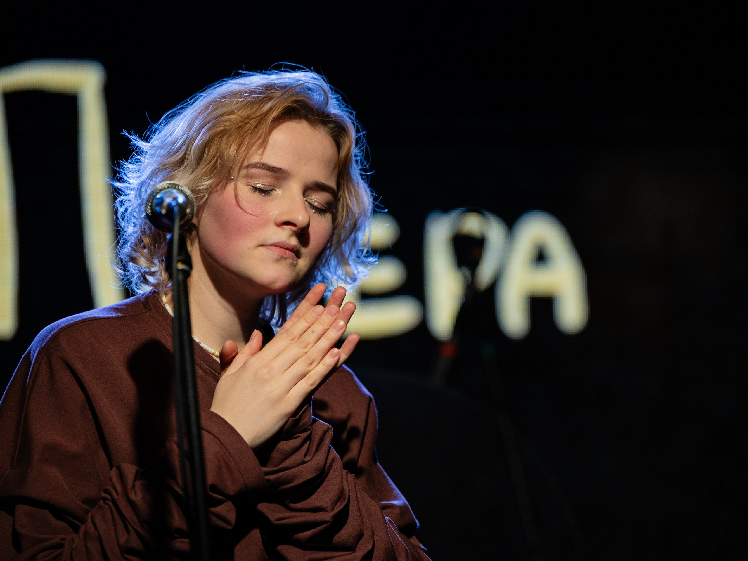 Аня из Питера в 16 тонн, Москва 02'2025. Евгений Restwin — Пейзажный и репортажный фотограф