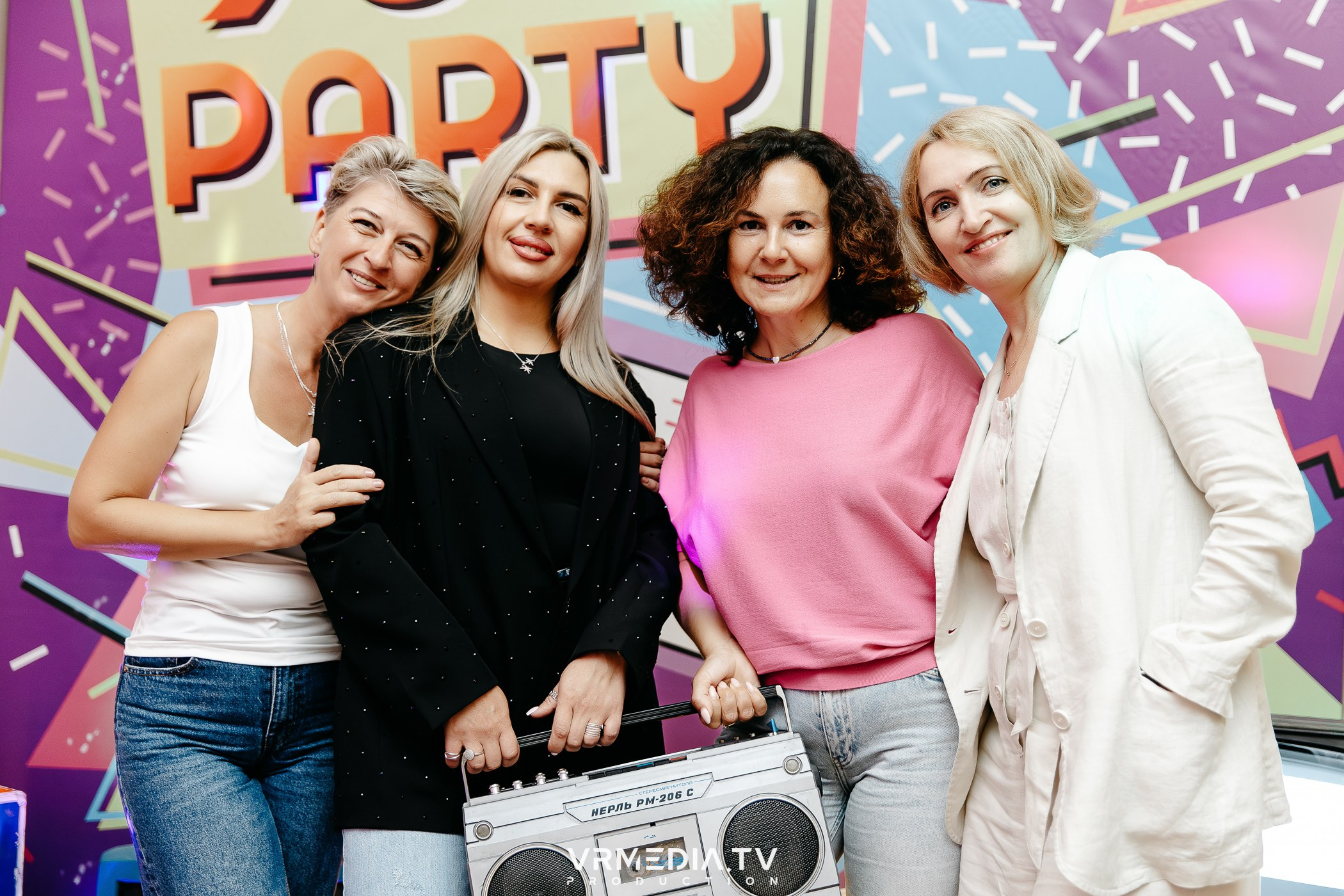 «Назад в 90-е!» в ресторане «Империя»