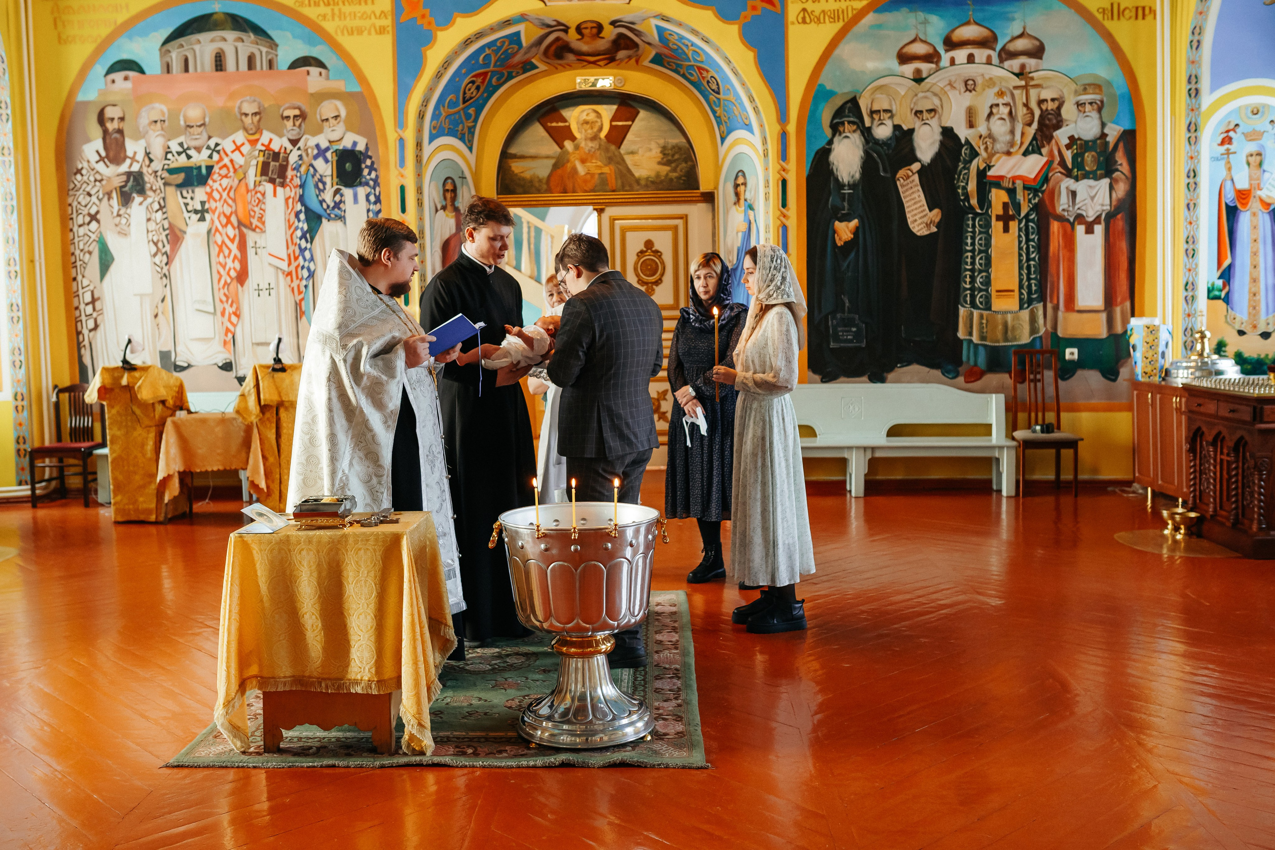 Фотосъемка крещения. Фотограф Ким Наталья в Красноярске