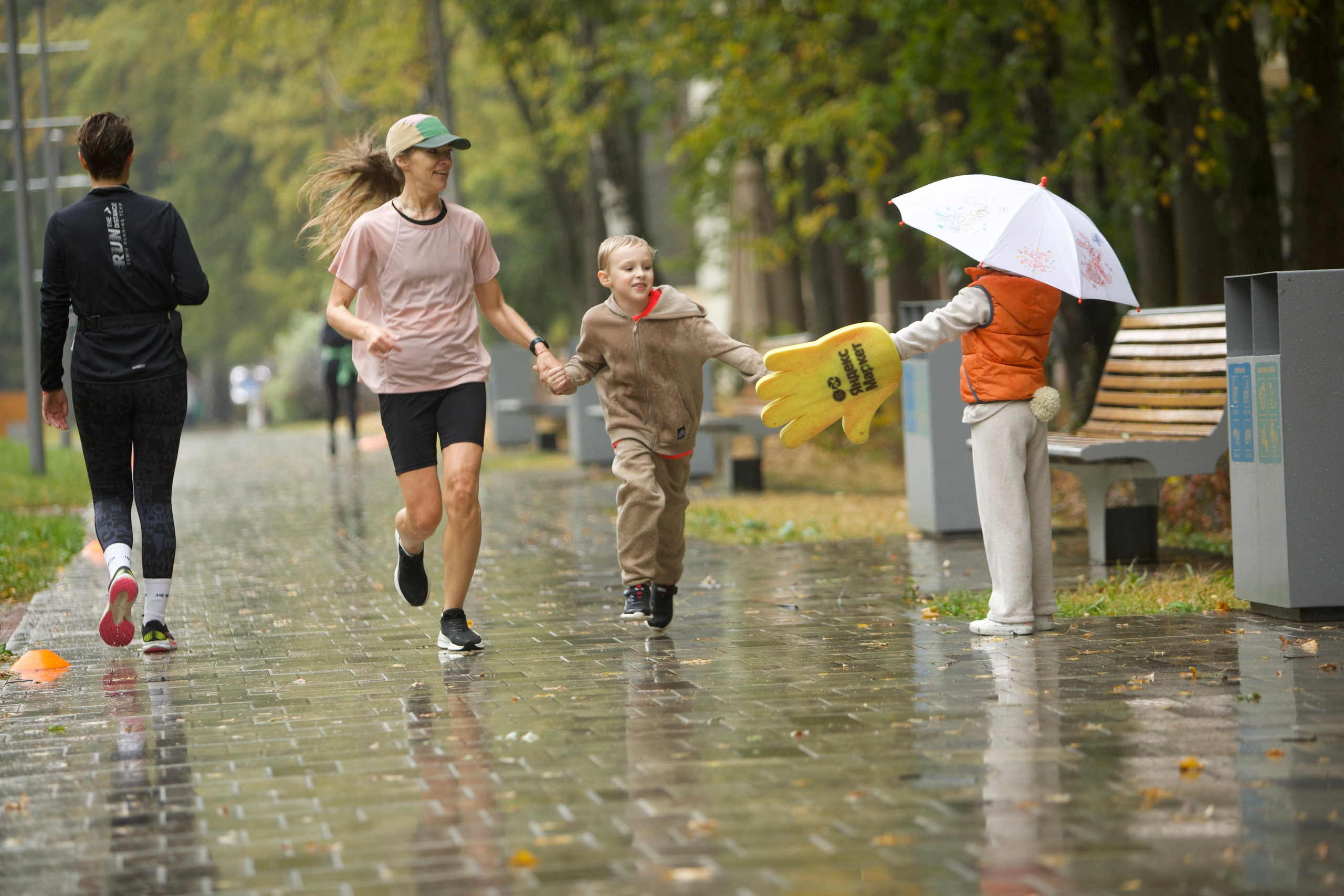 7 лет забегам 5 вёрст Химки 28.09.24. Фотограф Сергей Ловкий