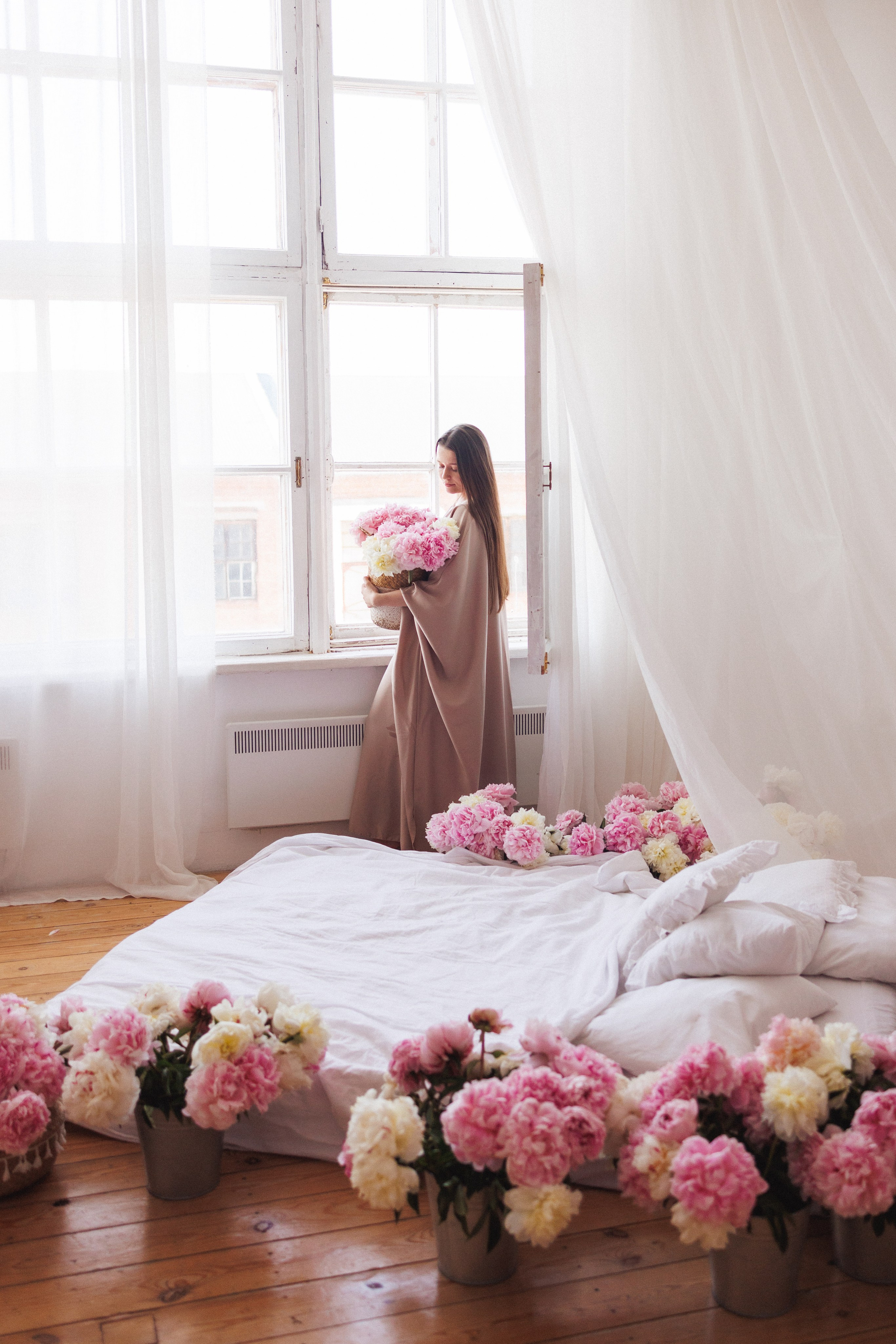 Фотосессия с живыми Пионами в фотостудии «Space JOBS». Семейный и детский фотограф в Краснодаре Анна Трашкова