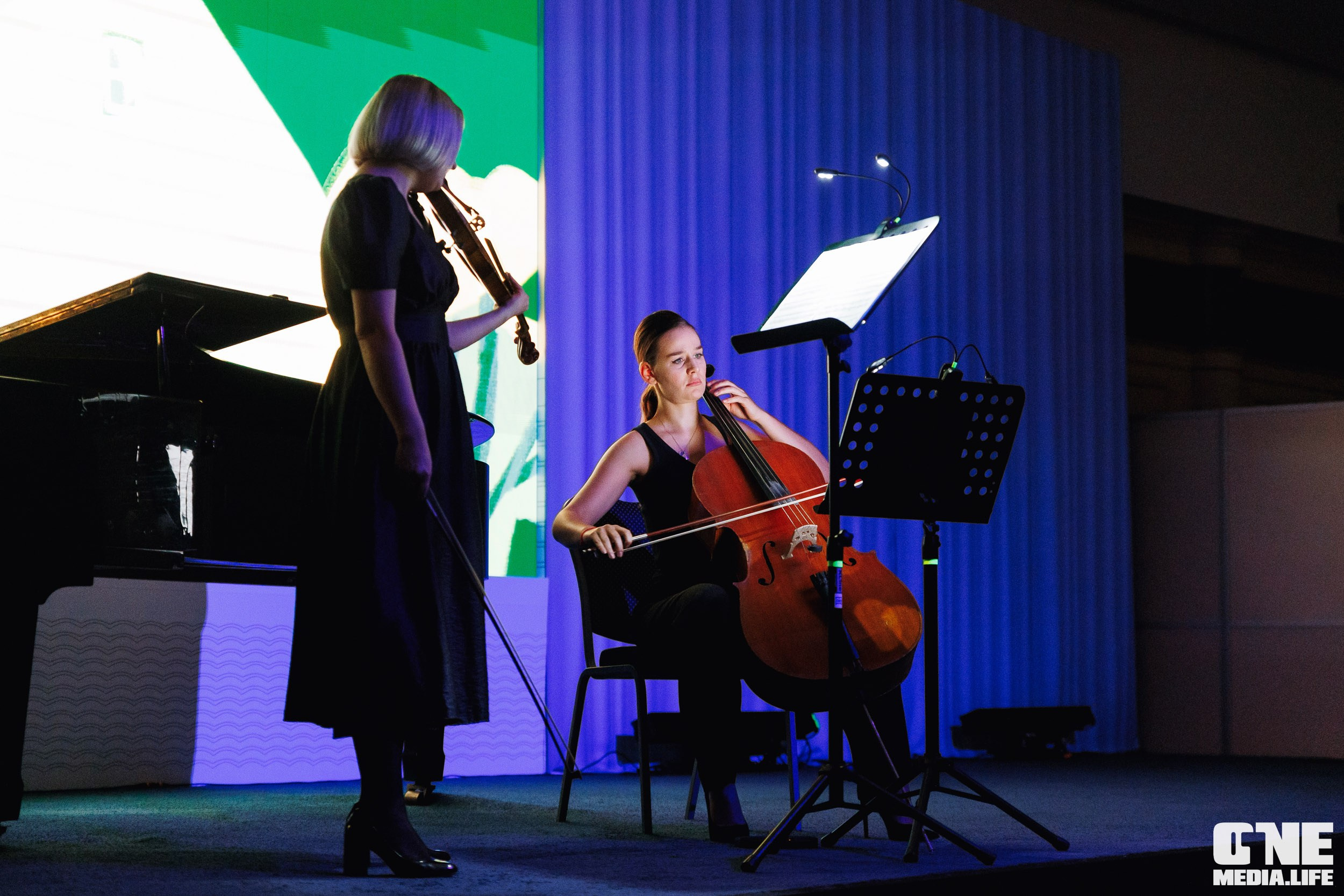 Фоторепортаж из Янтарь Холла. One Media Life: фоторепортажи, фотоотчеты с мероприятий и заведений