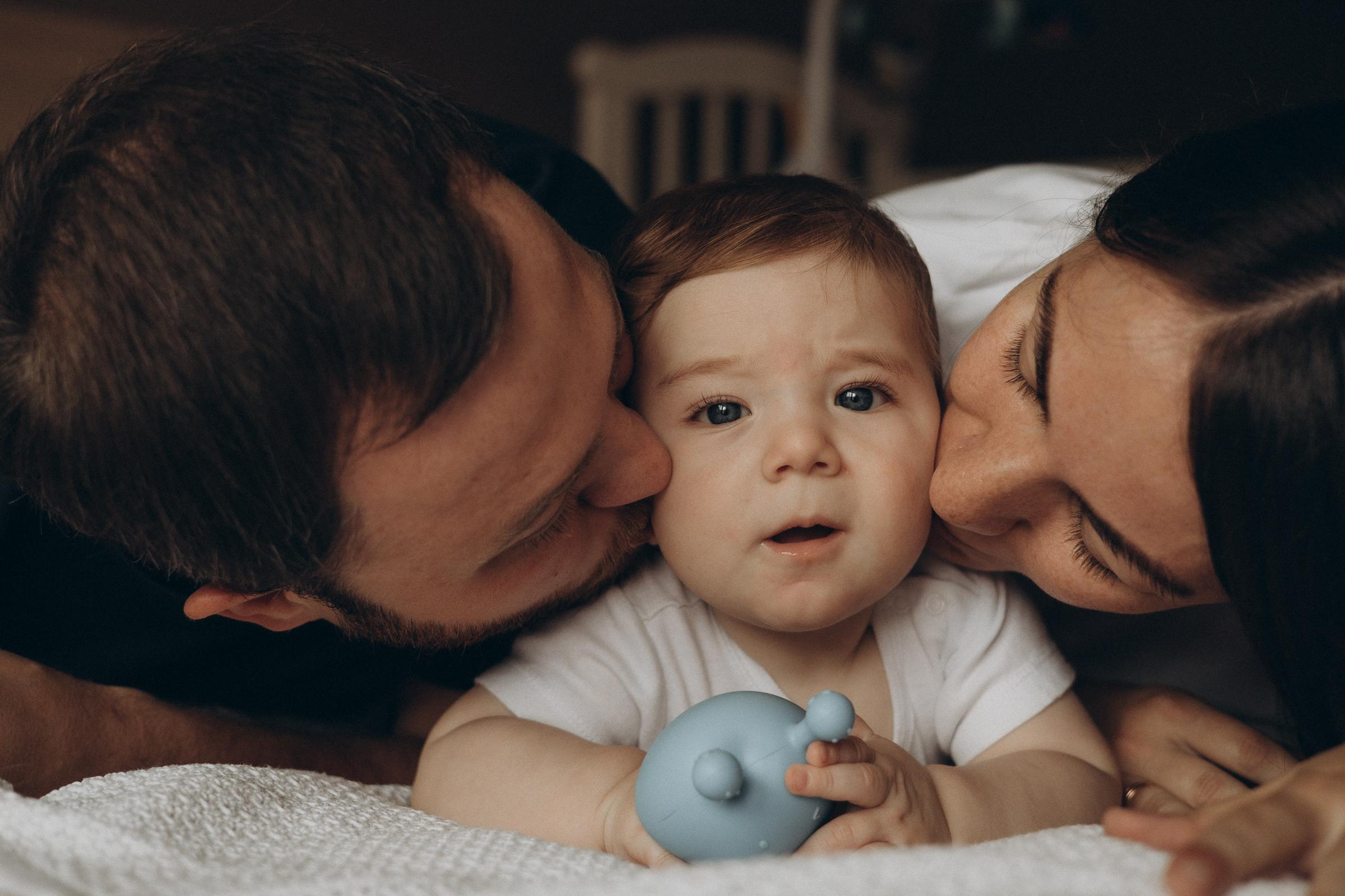 Семейная фотосессия дома. Семейный фотограф Новосибирск Фотограф на выписку Новосибирск