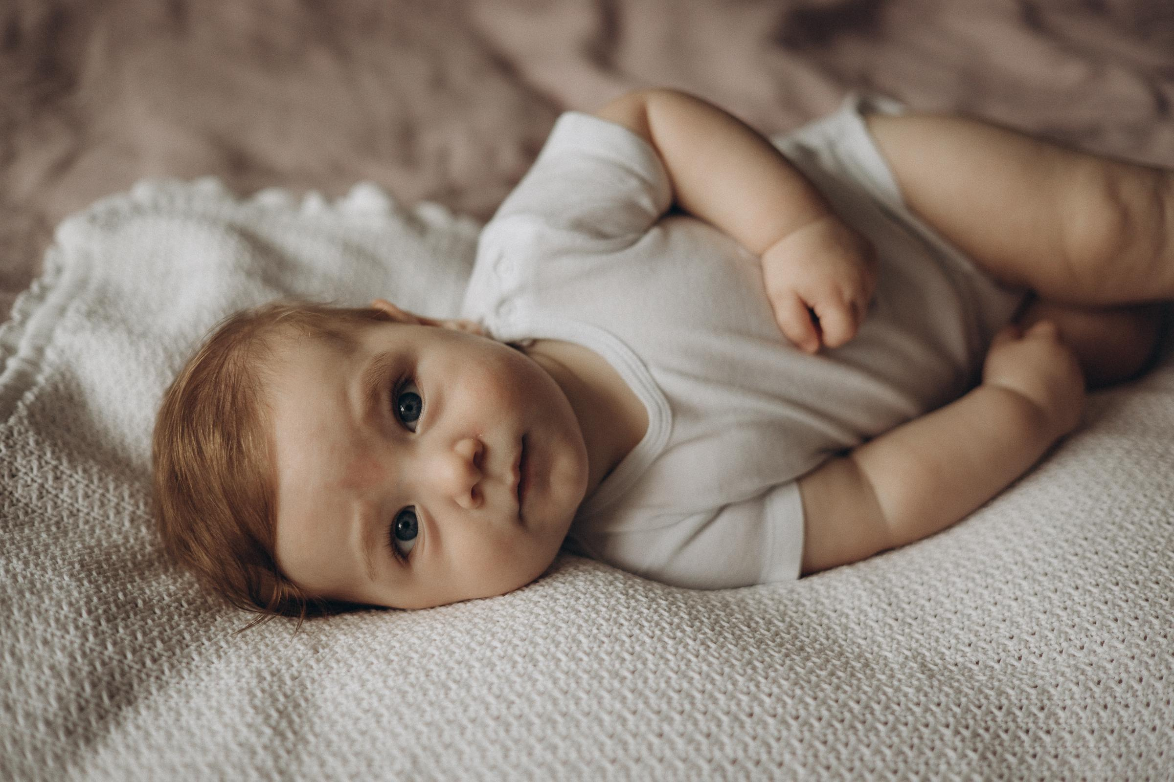 Семейная фотосессия дома. Семейный фотограф Новосибирск Фотограф на выписку Новосибирск
