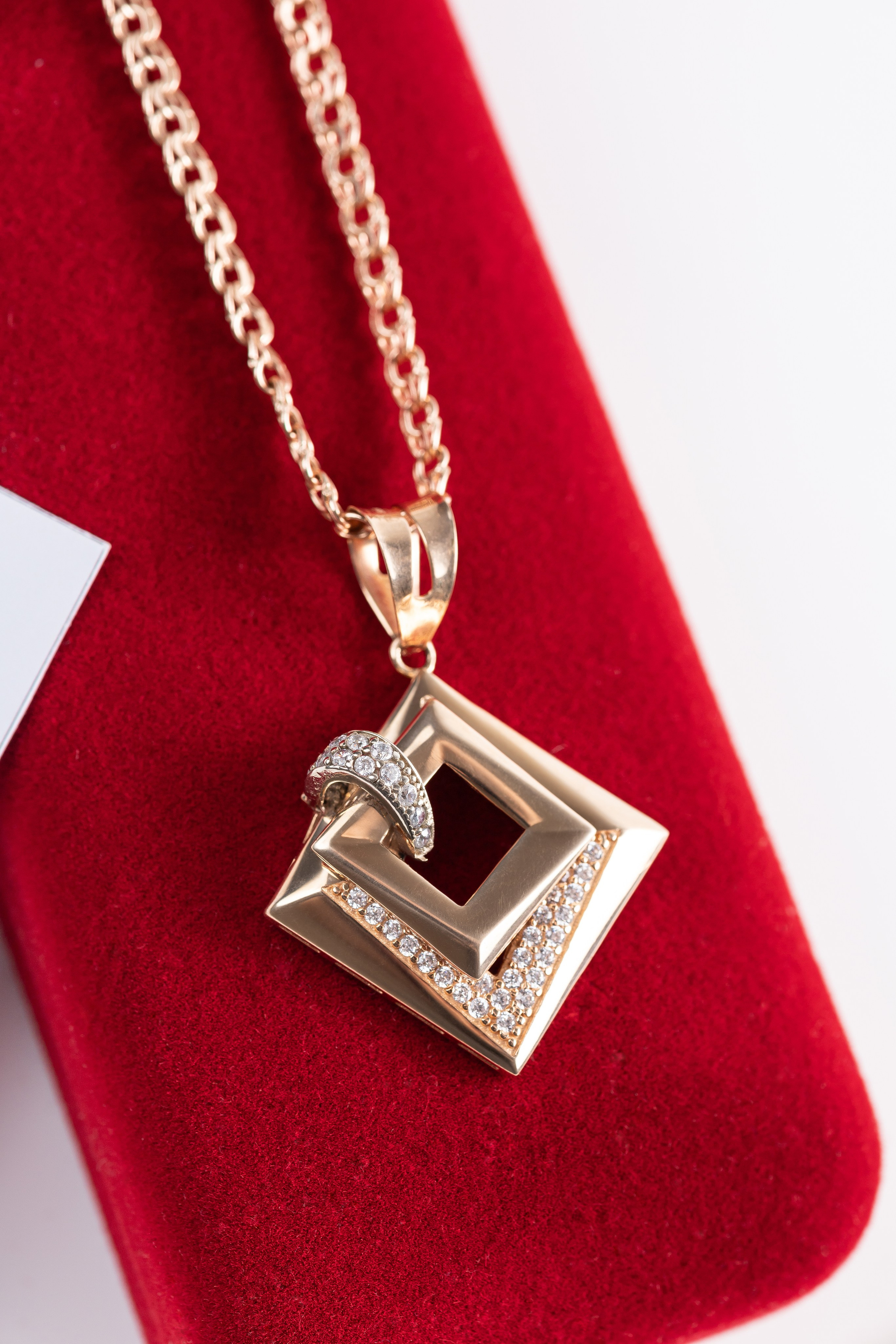 Рекламная съемка ювелирных изделий. Рекламный фуд фотограф и видеограф в Астане Алина Лысенко