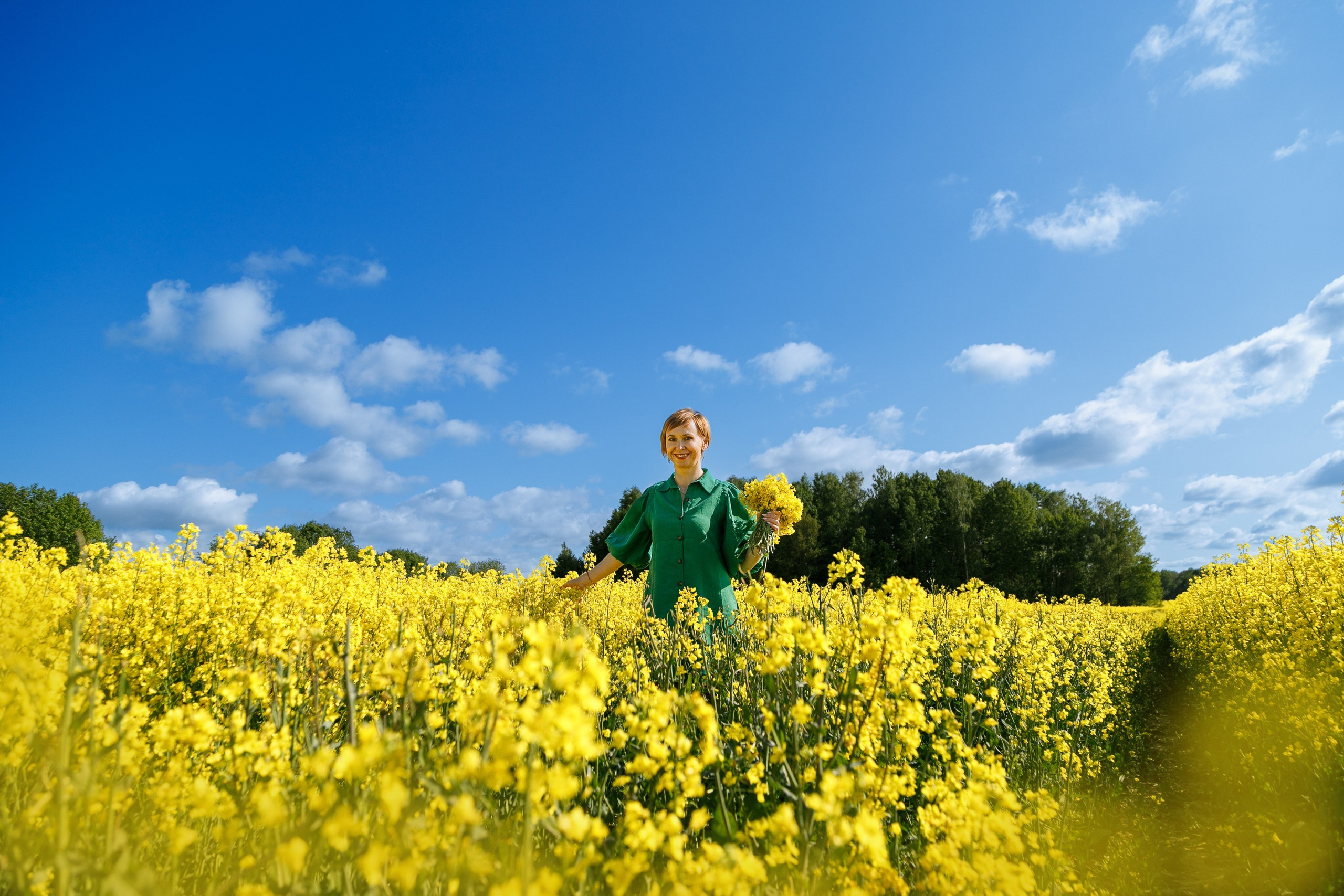 Фотосессия в рапсовом поле