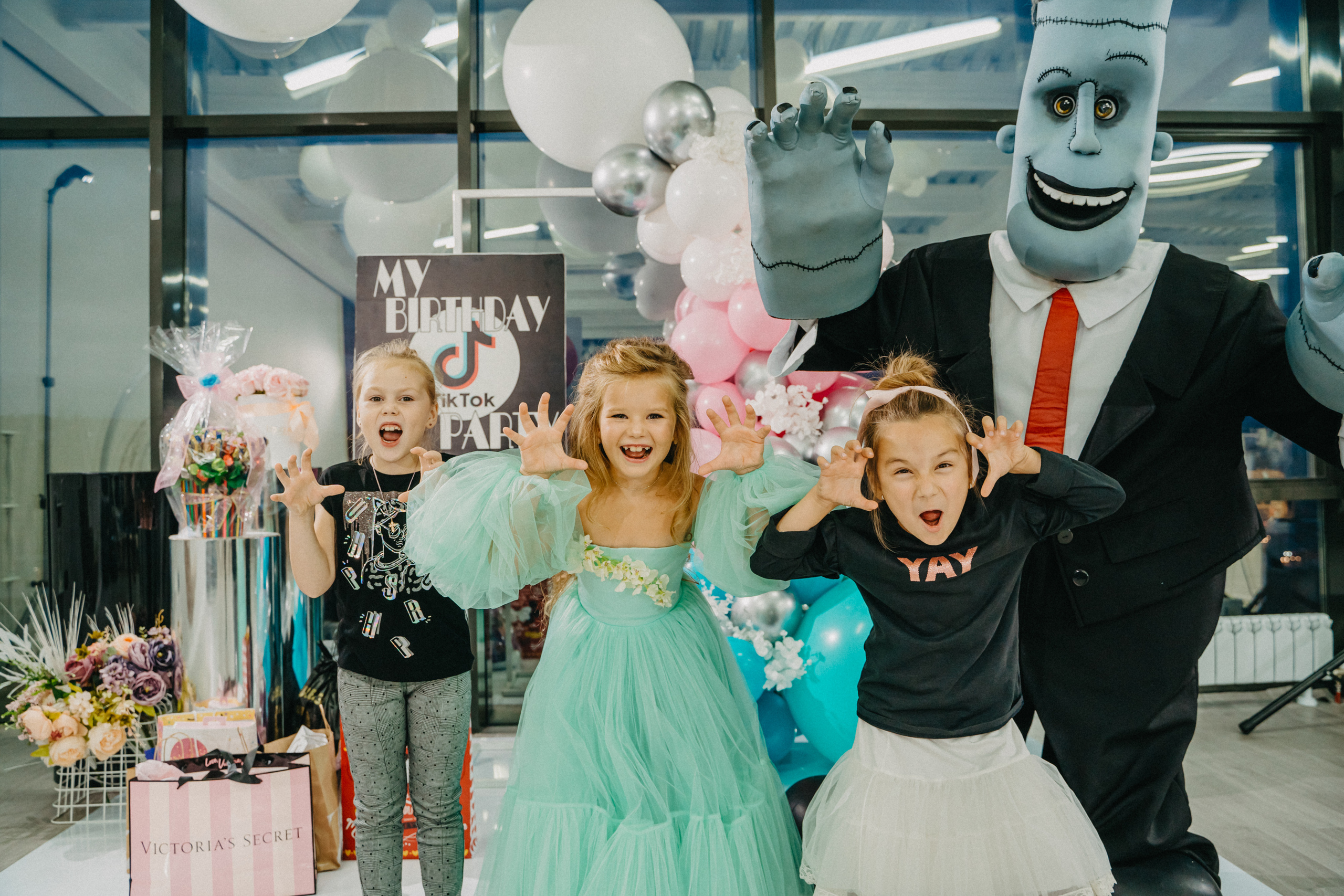 День рождении Ксюши. Выпускные альбомы для детского сада и школы в Красноярске Мария Русяев