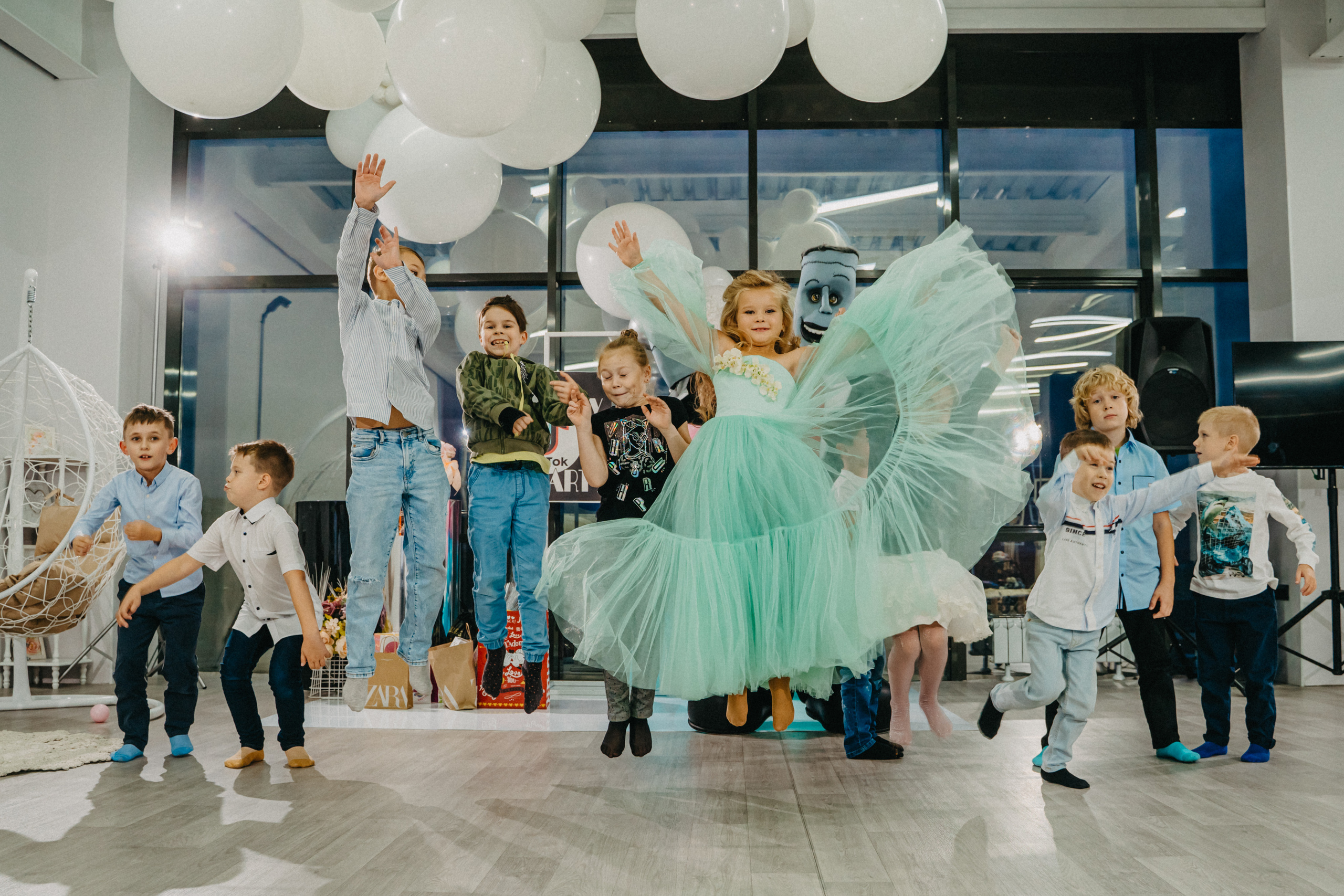 День рождении Ксюши. Выпускные альбомы для детского сада и школы в Красноярске Мария Русяев