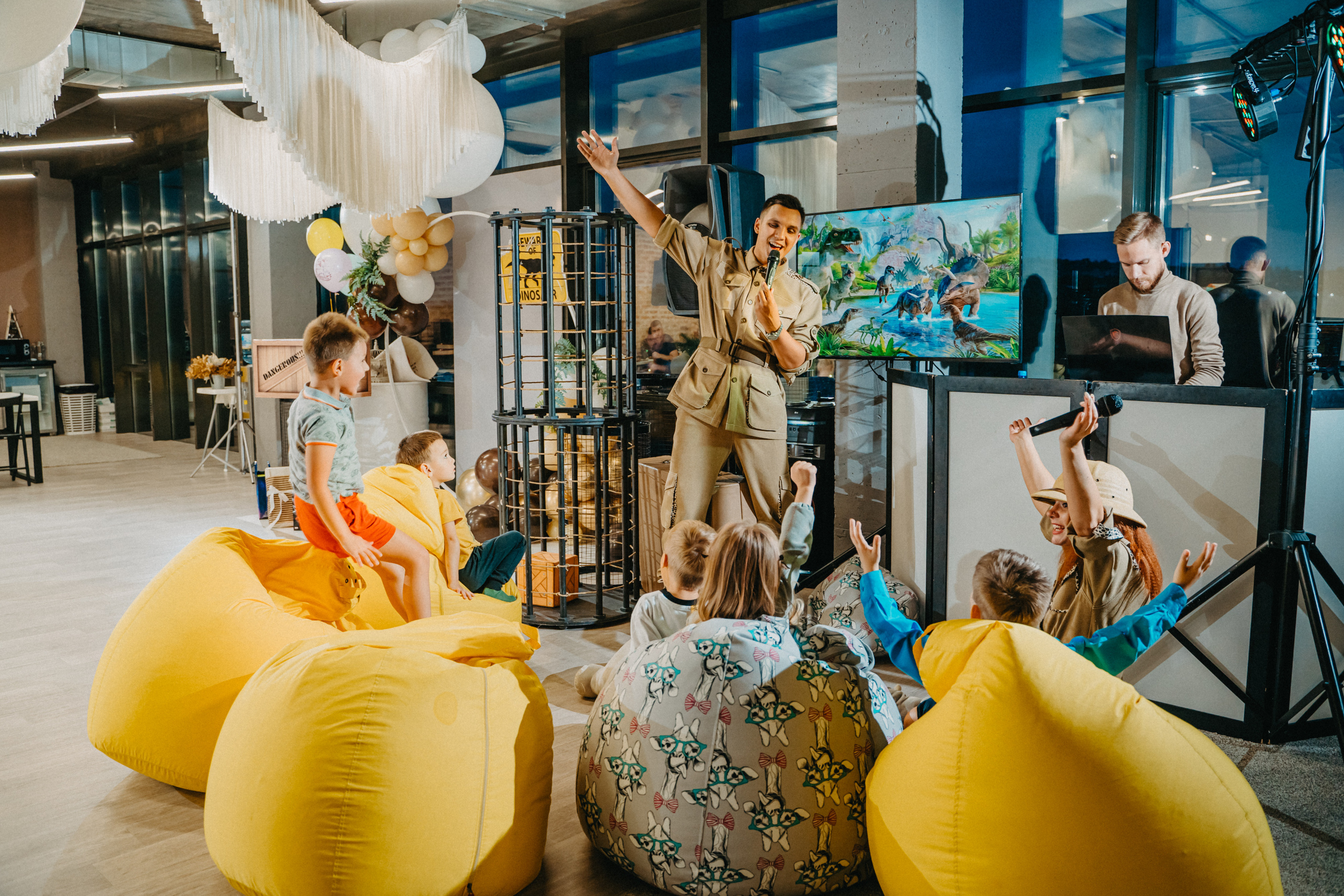 День рождения Максима. Выпускные альбомы для детского сада и школы в Красноярске Мария Русяев