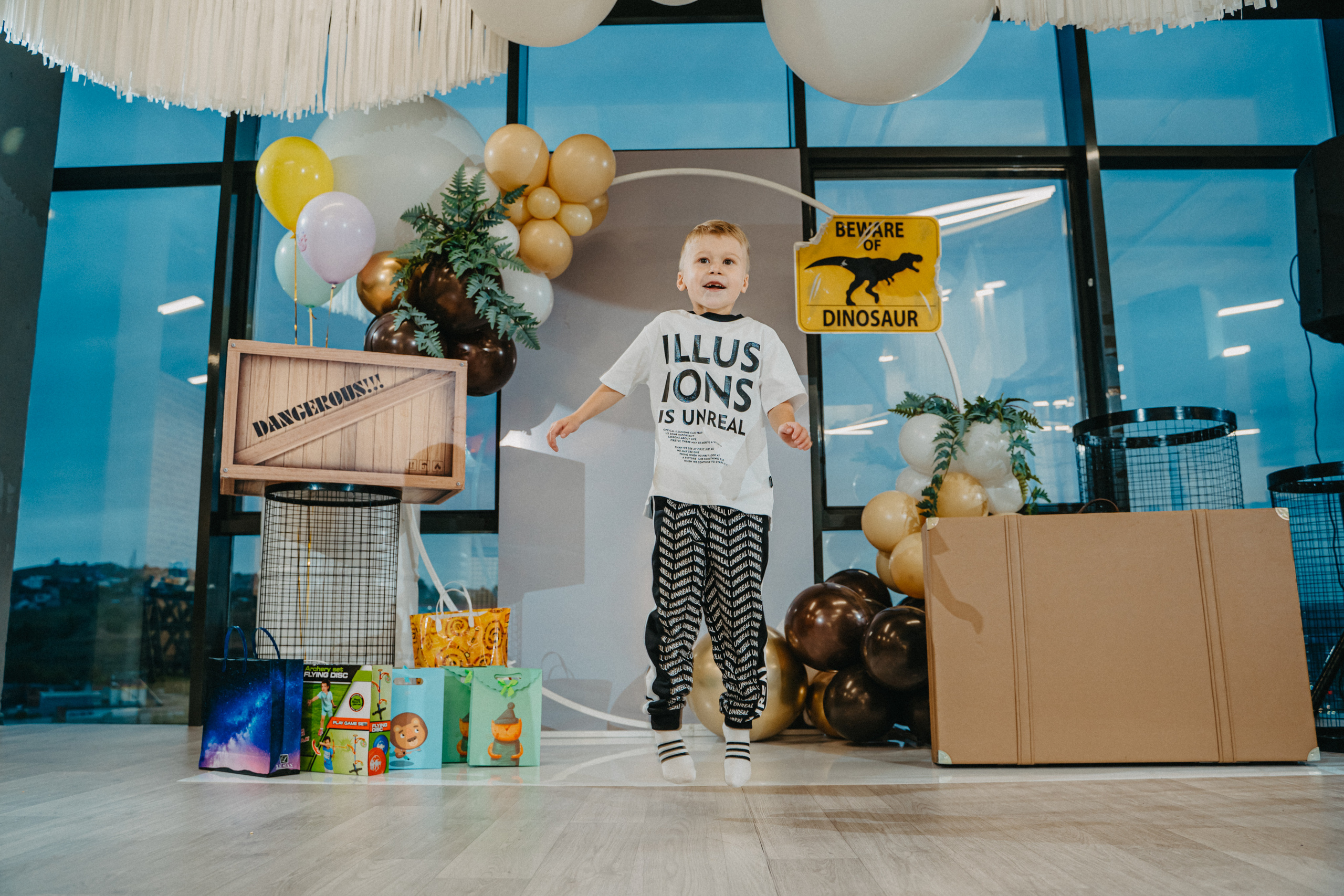 День рождения Максима. Выпускные альбомы для детского сада и школы в Красноярске Мария Русяев