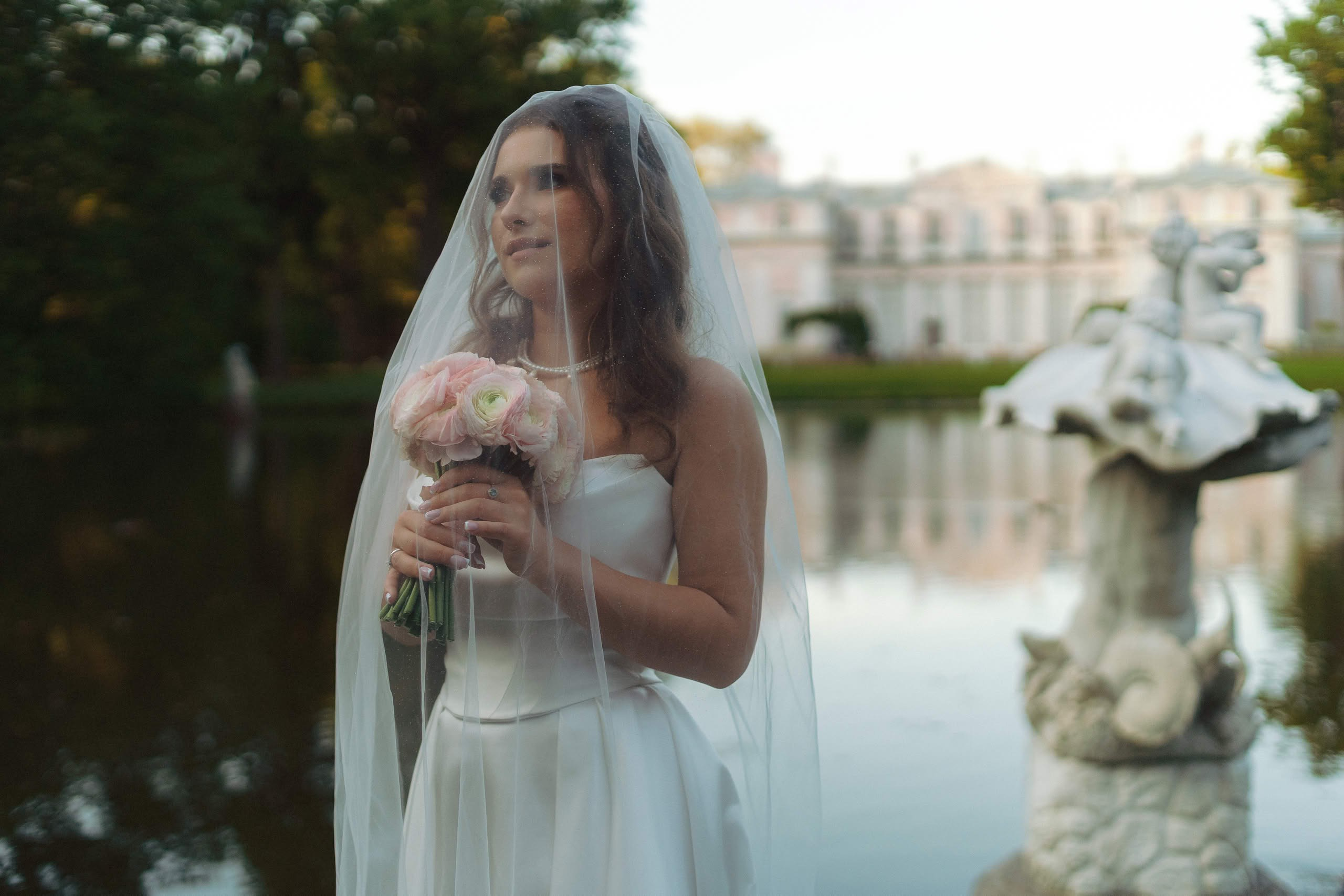 Свадебная прогулка в Ораниенбауме — Саша и Кристина. Свадебный фотограф Дмитрий Родионов — Санкт-Петербург и Ленинградская область