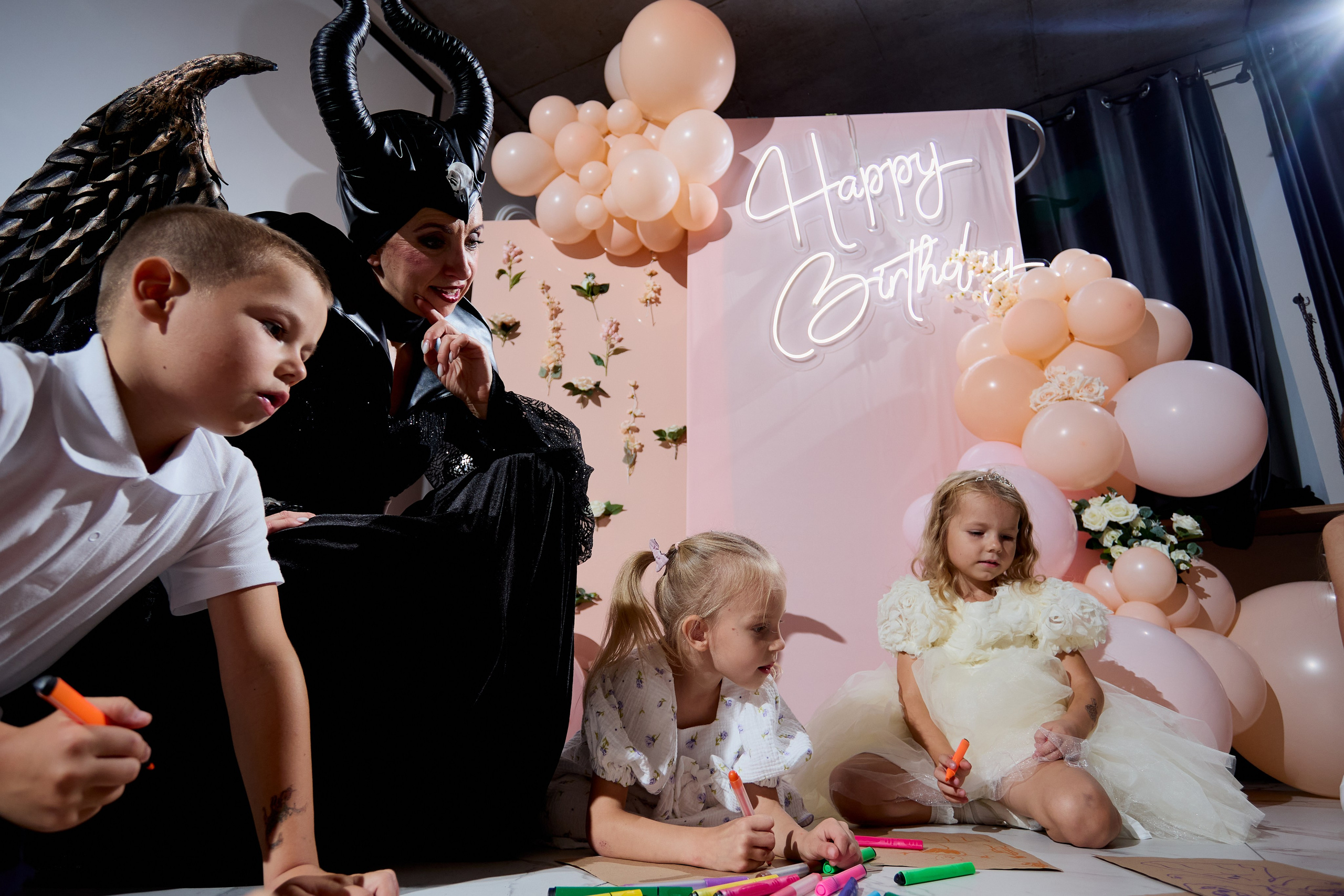 Малифисента и Тесла шоу. Свадебный фотограф Москва и Московская область Борисов Сергей