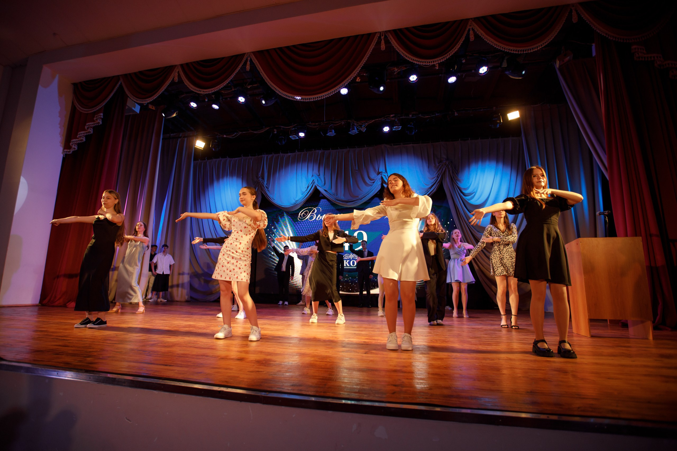 Вручение аттестатов. Свадебный фотограф в Ярославле Анастасия Архипова