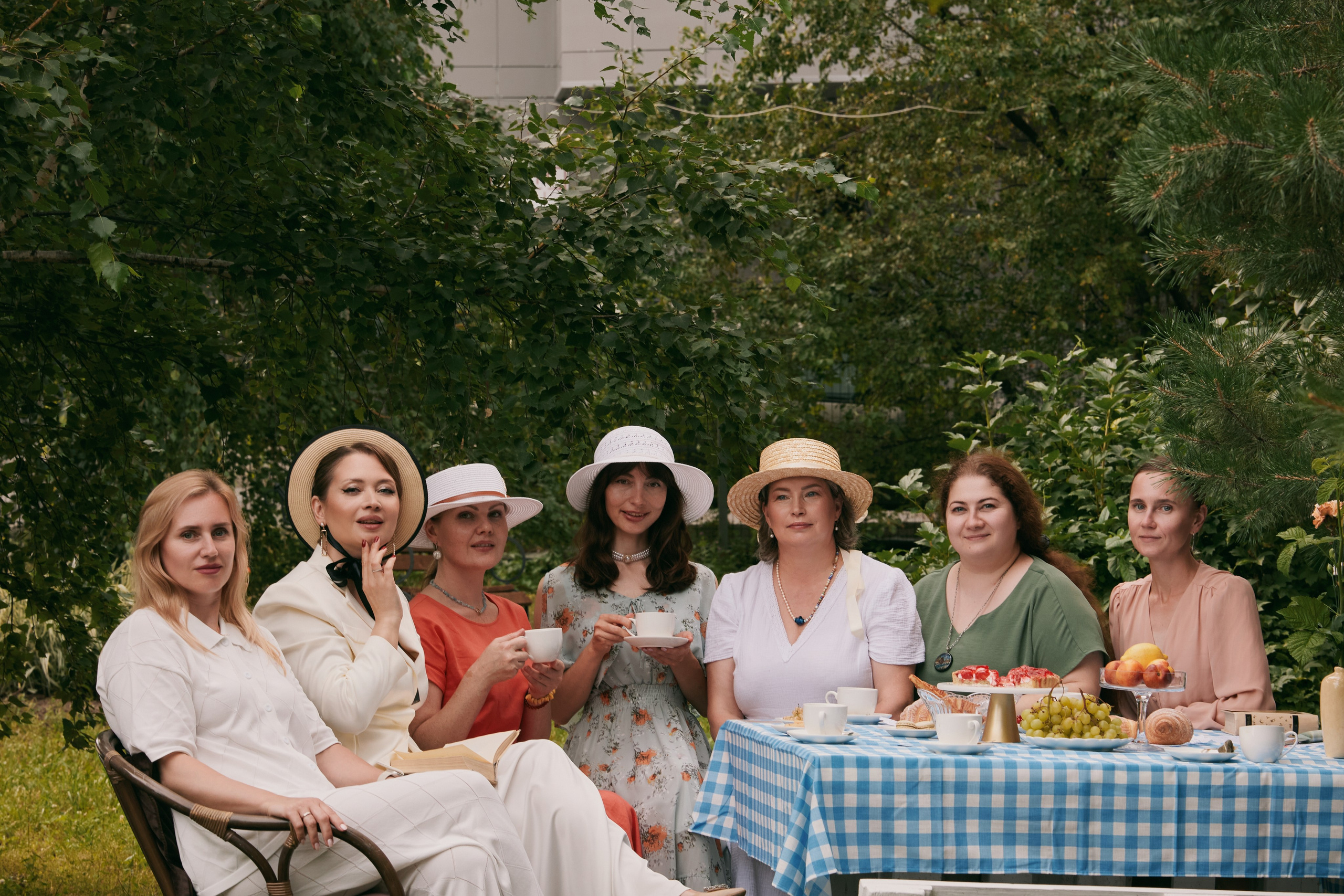 Завтрак в шляпках. Фотограф и видеограф в Кургане Леонид Корнильев