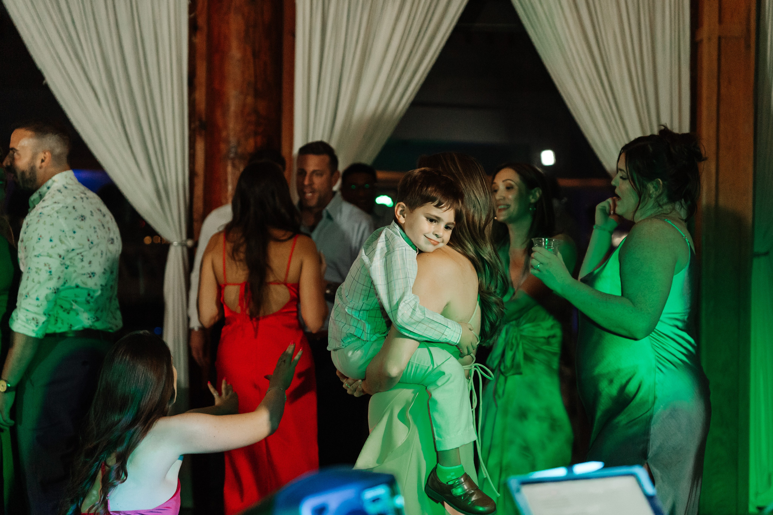 2025-08-16_BryanAmber. Ретушер Зенькевич Света