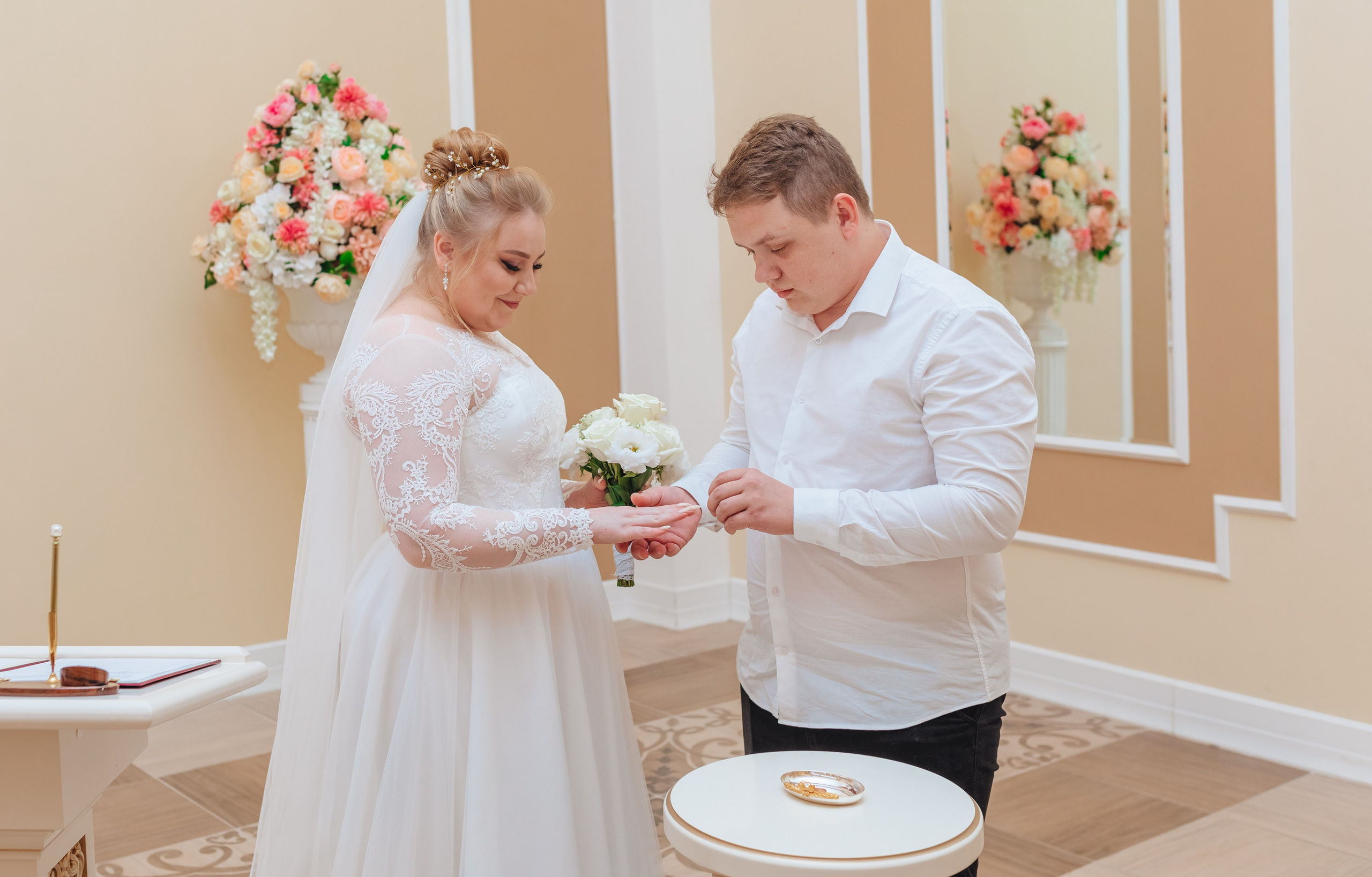 Евгения и Илья. ЗАГС Калининского района и прогулка на Финском заливе. Свадебный и семейный фотограф в Санкт-Петербурге и Сестрорецке