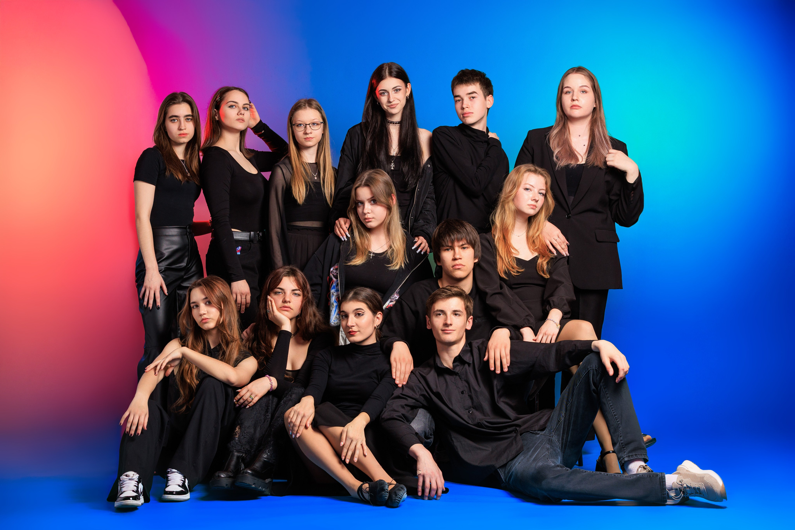 Смотреть фотки в фотостудии. Выпускные альбомы Геленджик, Новороссийск, Краснодар, Туапсе