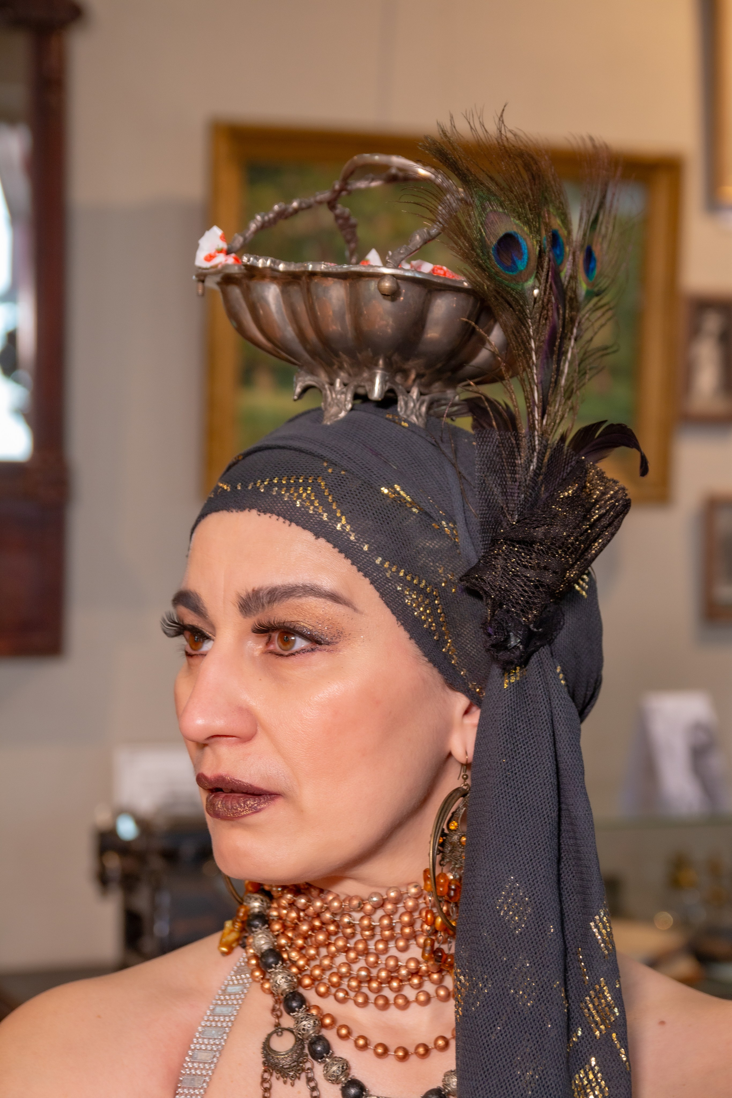 Танец в музее. Экспозиция Томск купеческий. Модель Лана Чернявская. Ваш фотограф Северск | Томск