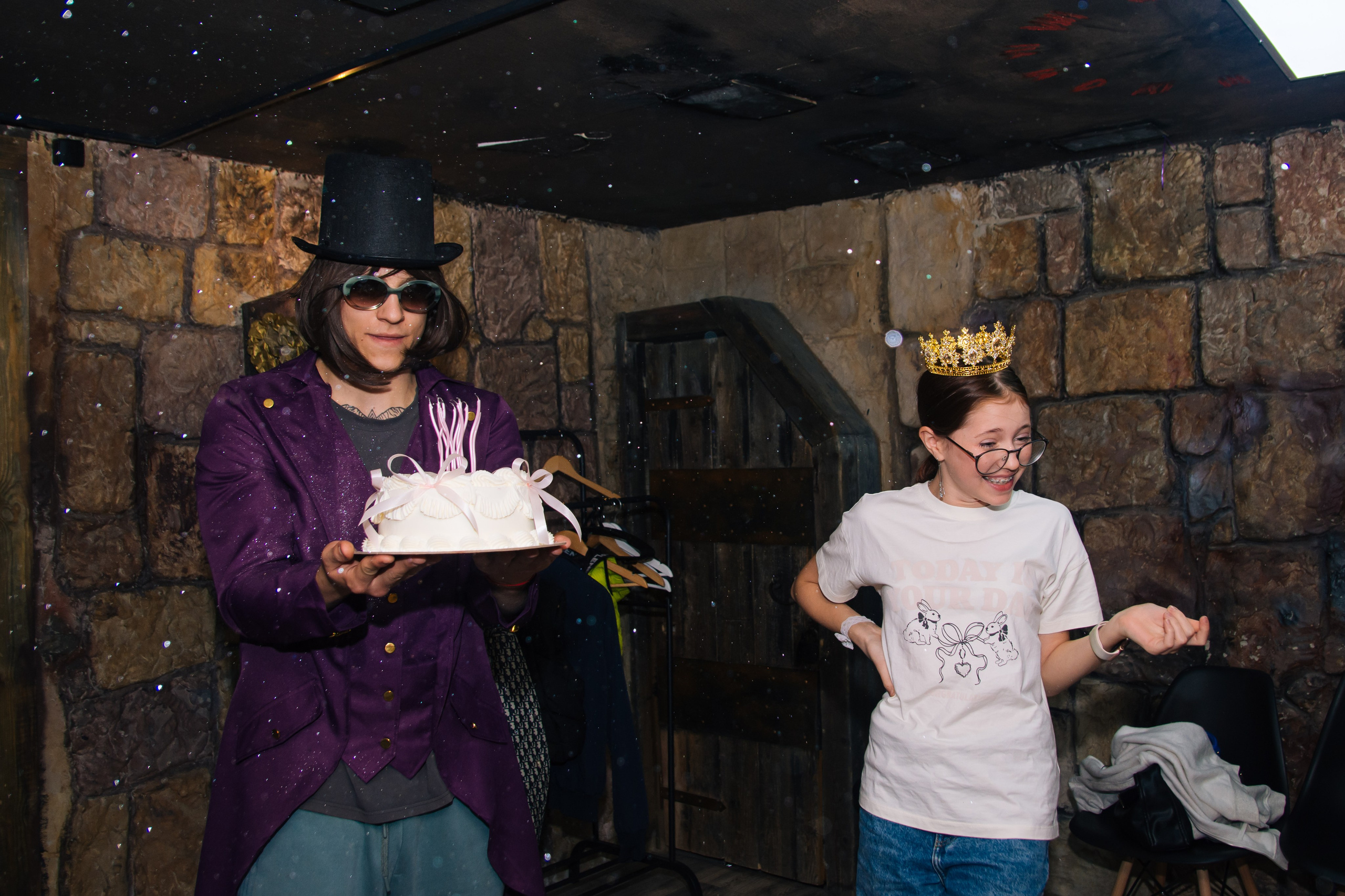 Квесты и праздники в Нелогике. Фотограф в Москве. Индивидуальные и парные съёмки, мероприятия, промо-съёмки для артистов