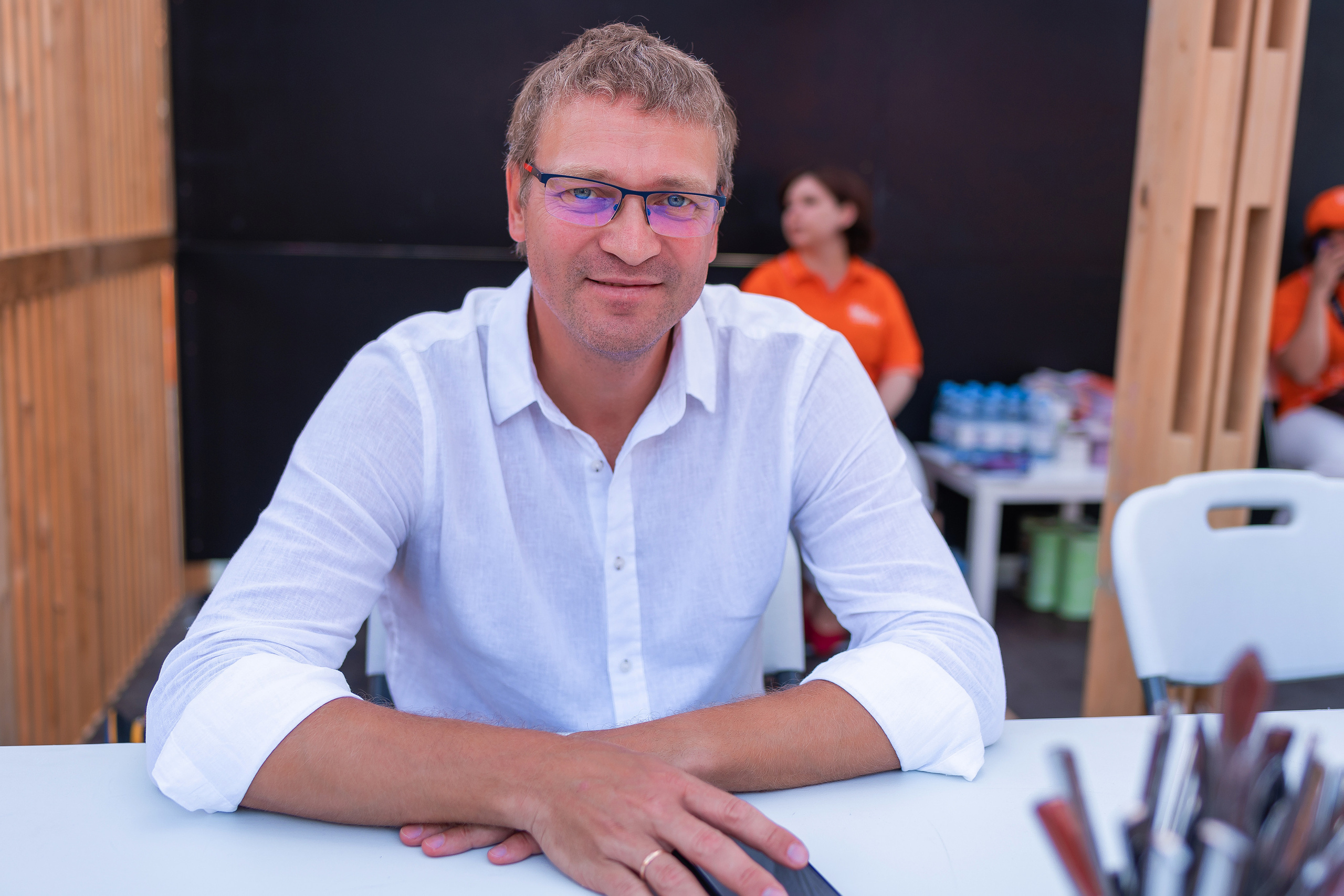 Да, шеф. Главная