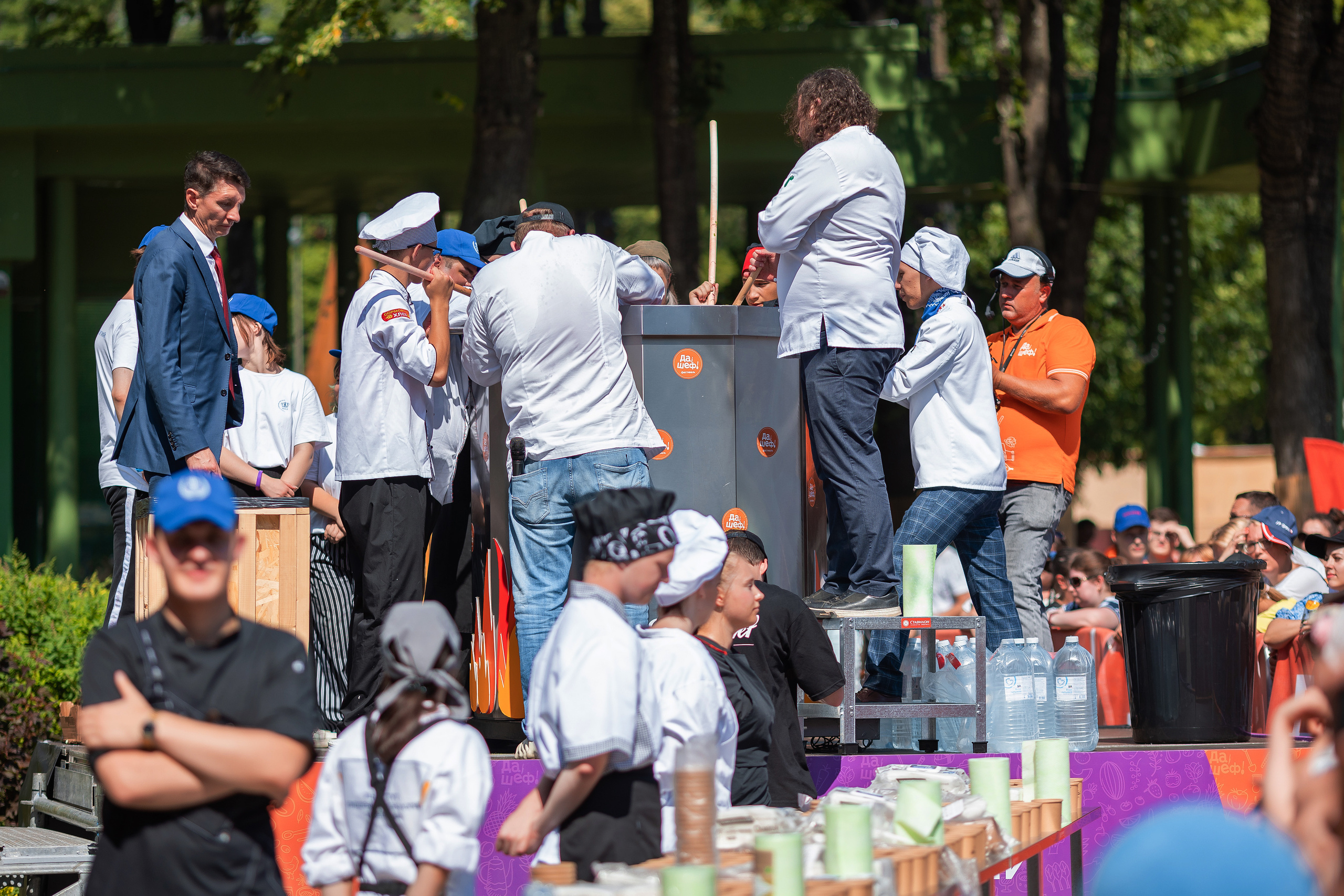 Да, шеф. Главная