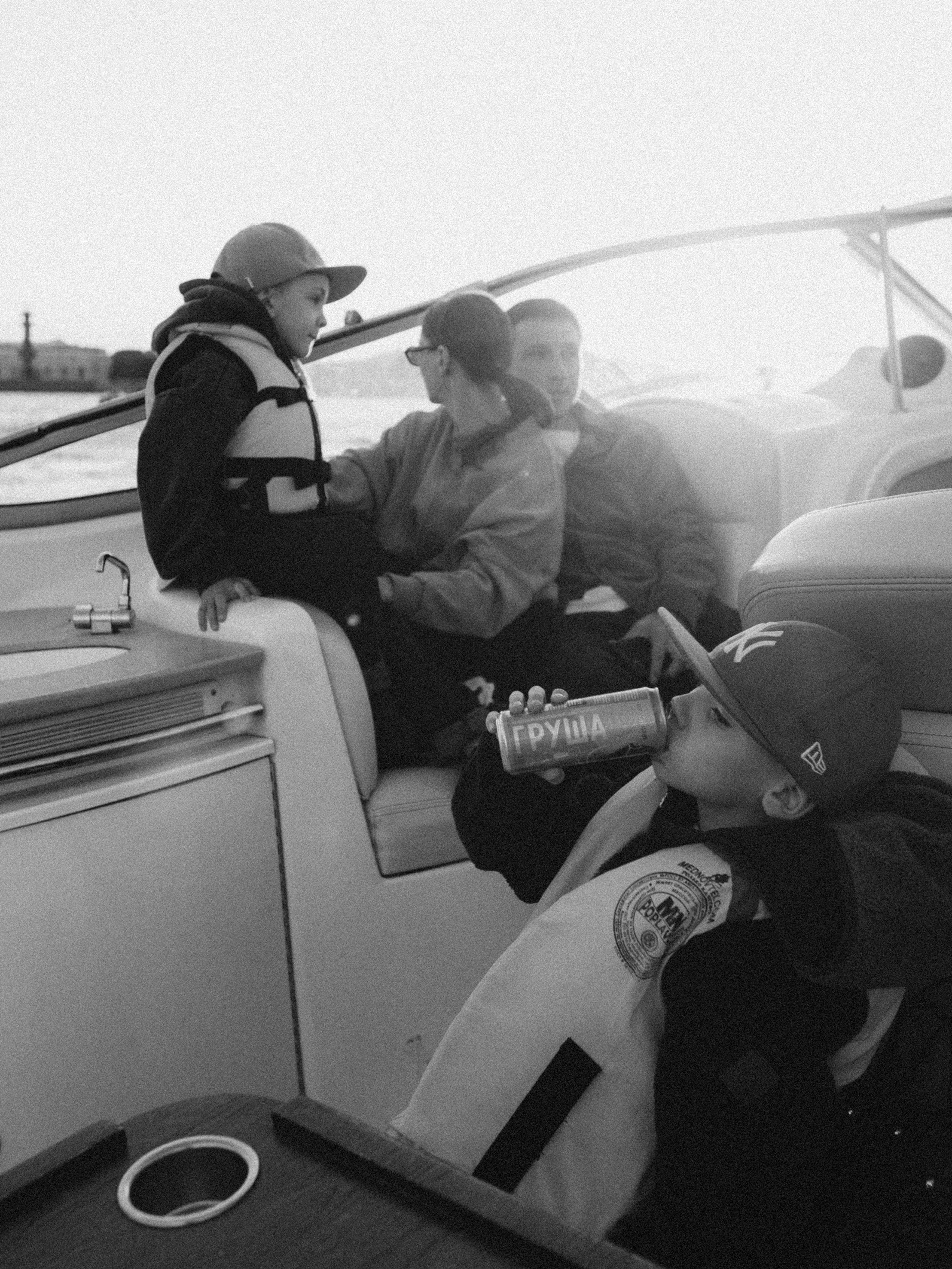 Семейная фотосессия на катере в Санкт-Петербурге. Свадебный и семейный фотограф в Санкт-Петербурге Татьяна Пастухова