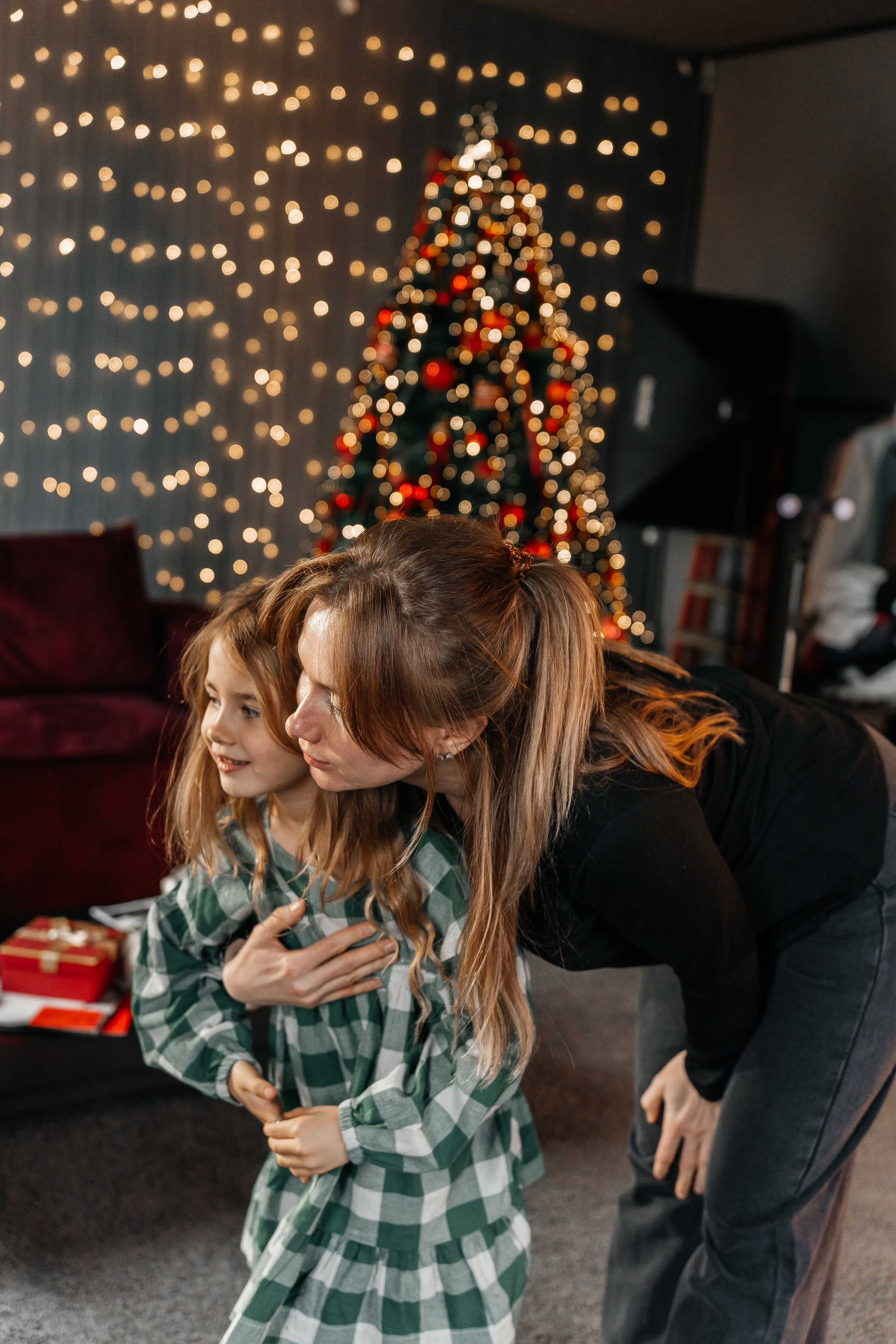 Мама с дочкой. Для тех, кто не ждёт удачи, а создаёт её. Каждая фотосессия — это твой момент, твой стиль, твой успех. 📸