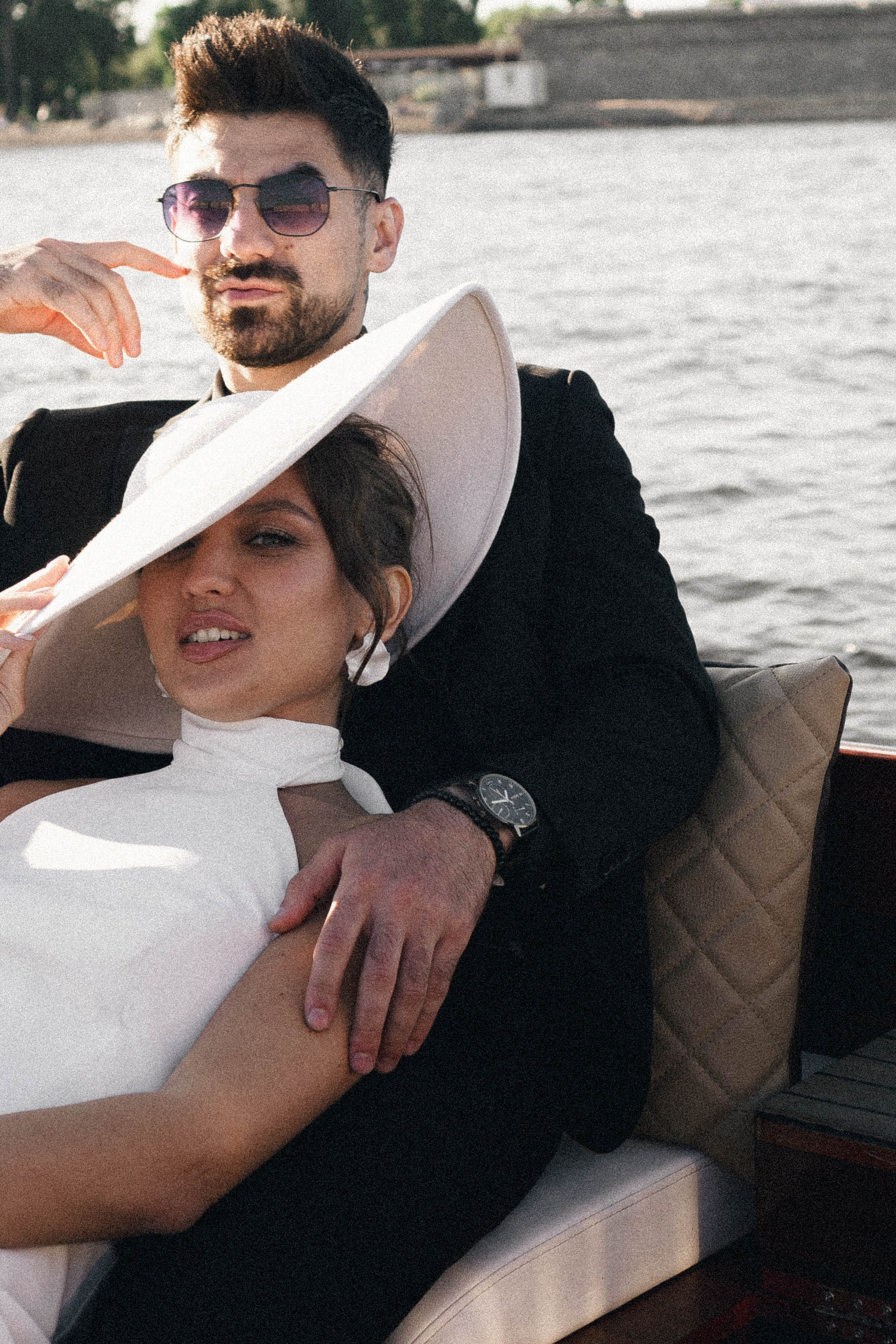 СВАДЕНБНАЯ СЬЕМКА НА КАТЕРЕ ПО КАНАЛАМ САНКТ-ПЕТЕРБУРГА И В АКВАТОРИИ НЕВЫ. Профессиональный фотограф, Санкт-Петербург — Виктория Богомолова