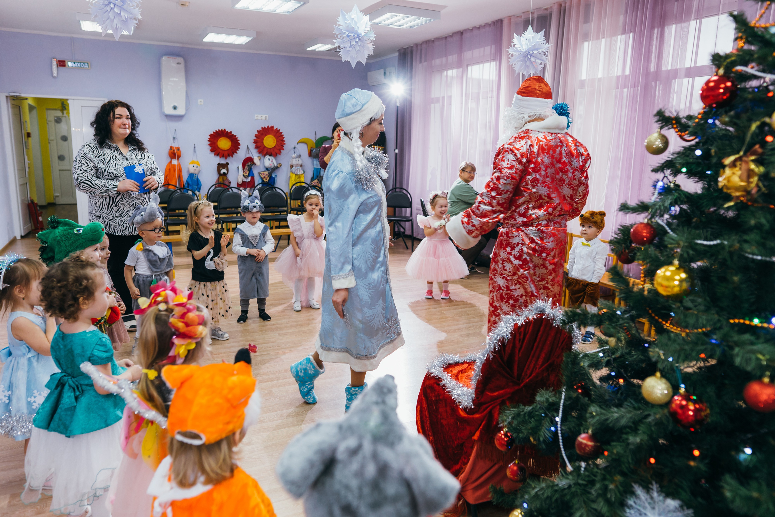 Новогодний утренник в детском саду. Профессиональный фотограф Геленджик, Новоросийск Виктория Цейс