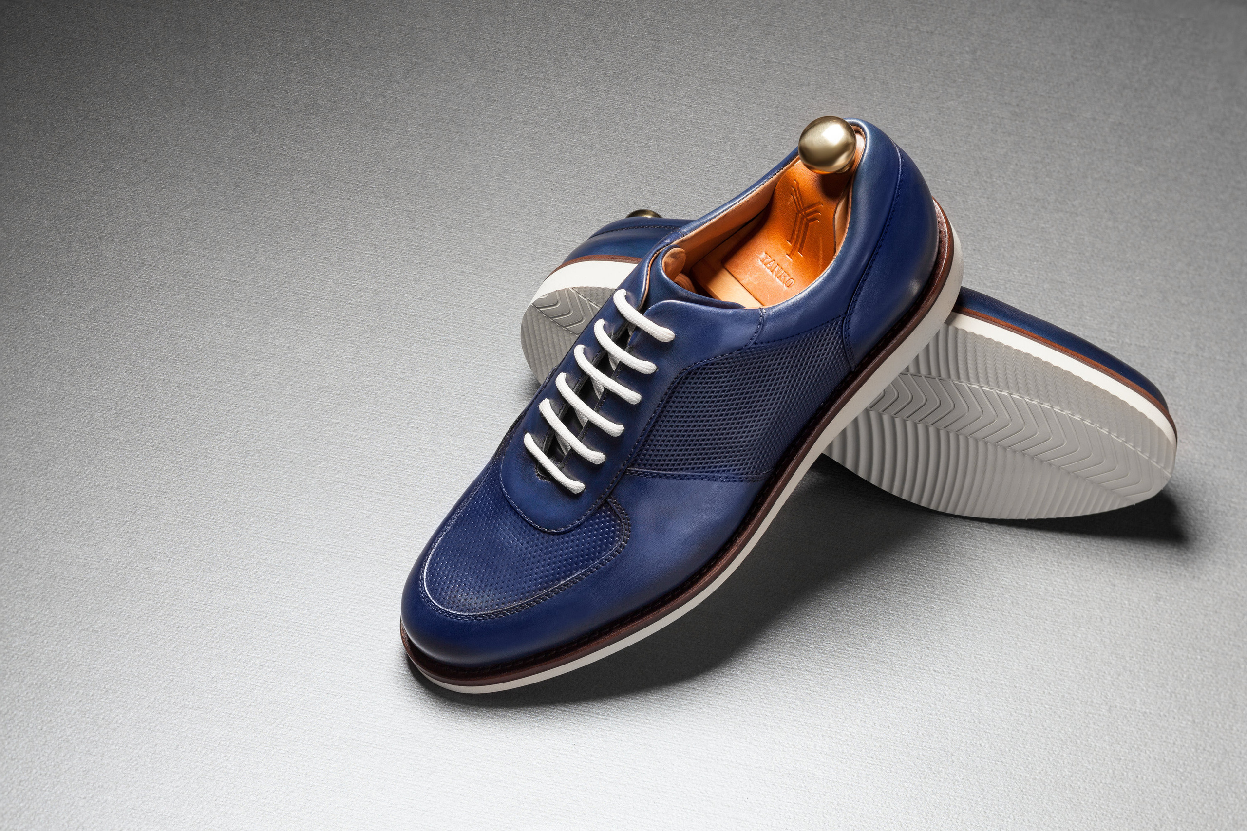 Предметная фотография обуви. Студия предметной фотосъемки в Санкт-Петербурге