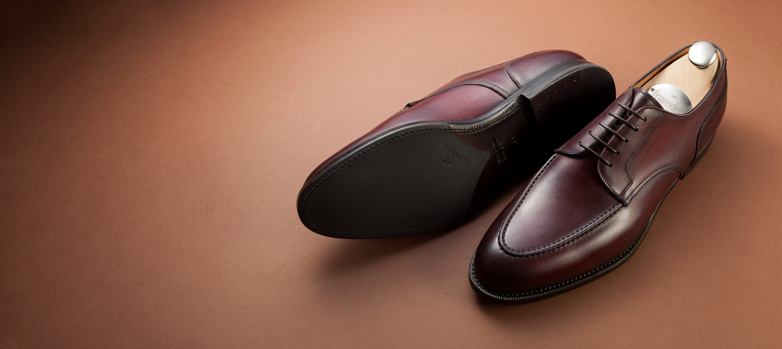 Предметная фотография обуви. Студия предметной фотосъемки в Санкт-Петербурге