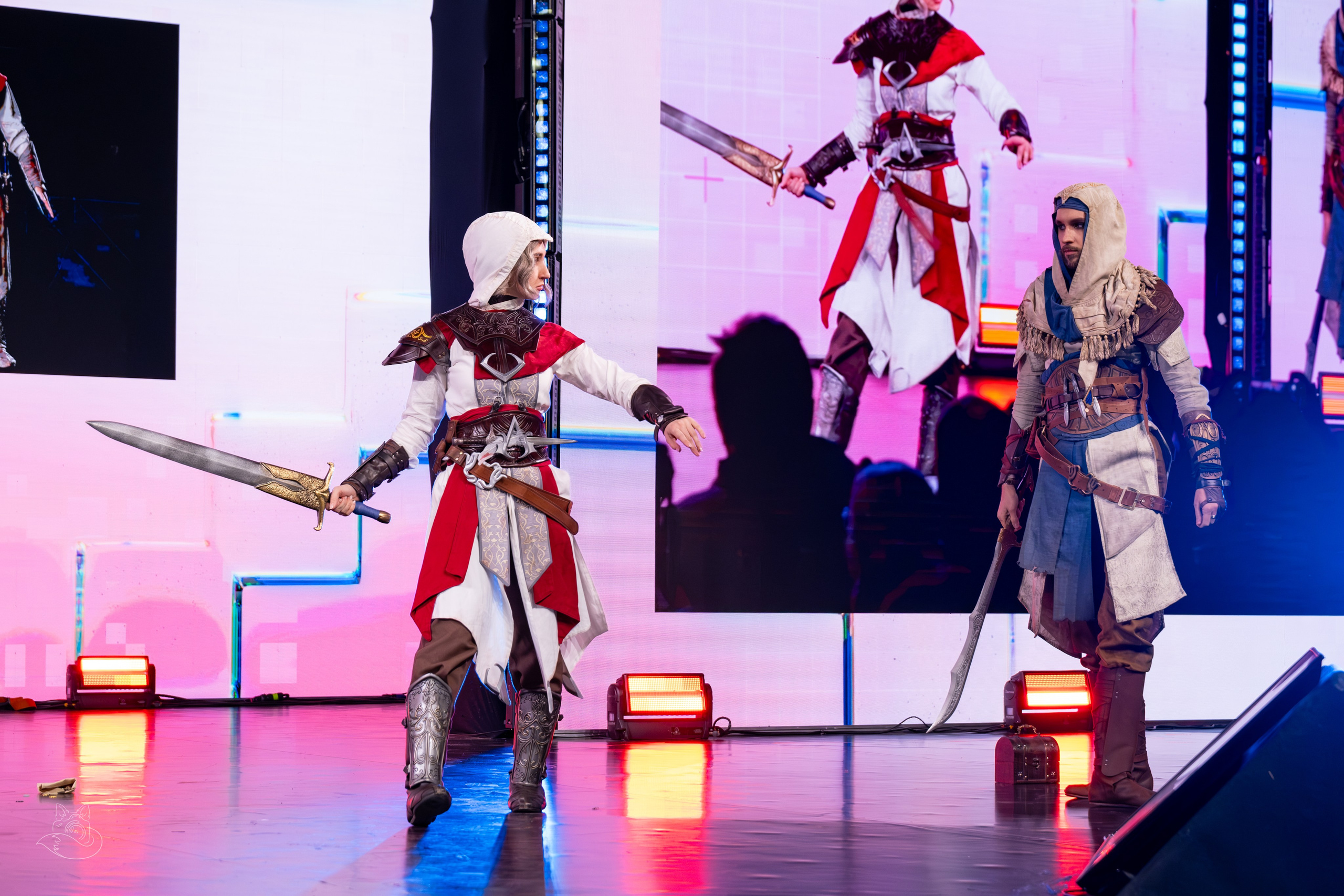 Сцена РЭД ЭКСПО 2024. Косплей фотограф